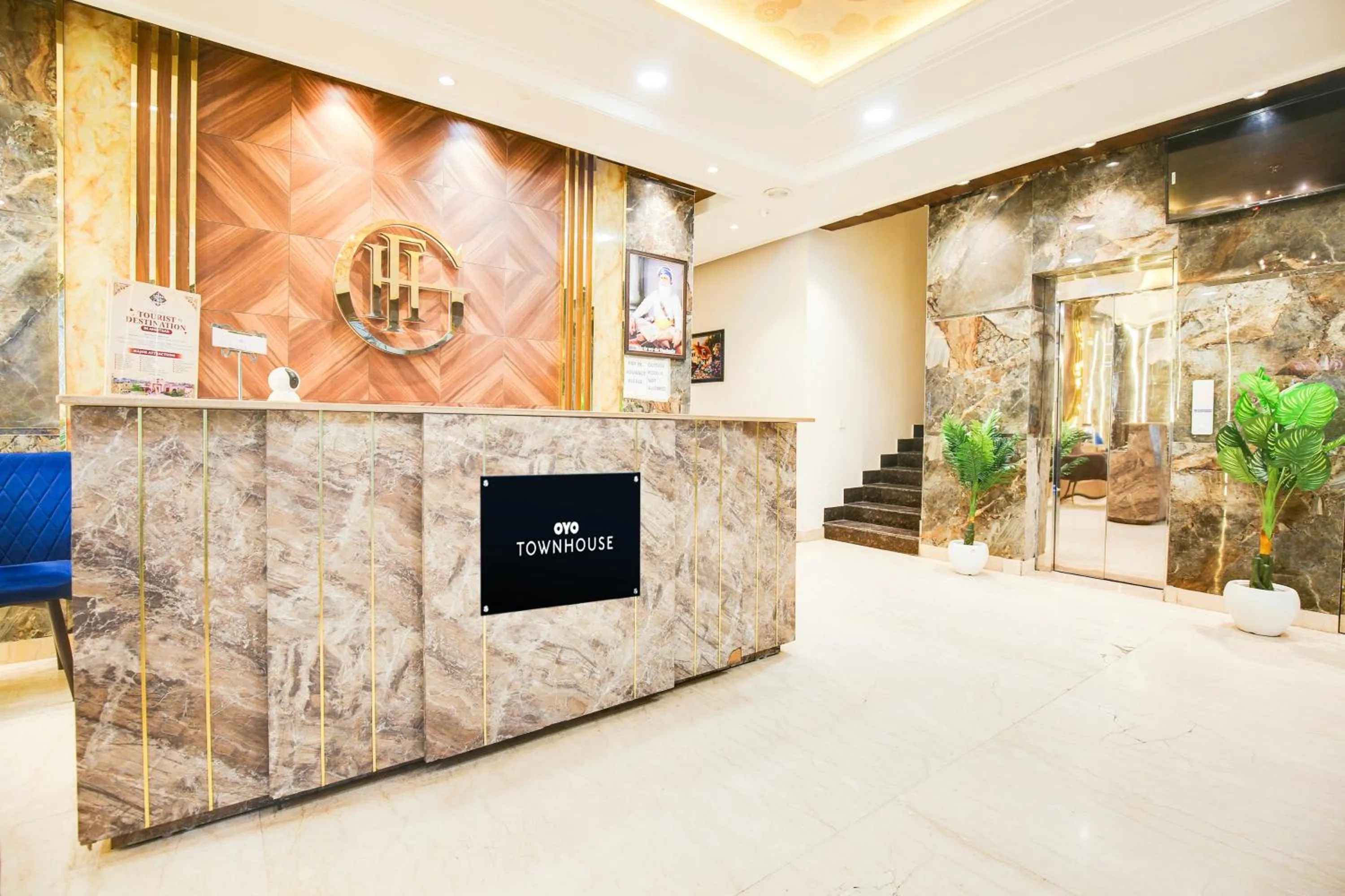 Lobby or reception in Super Townhouse Grand Fortune