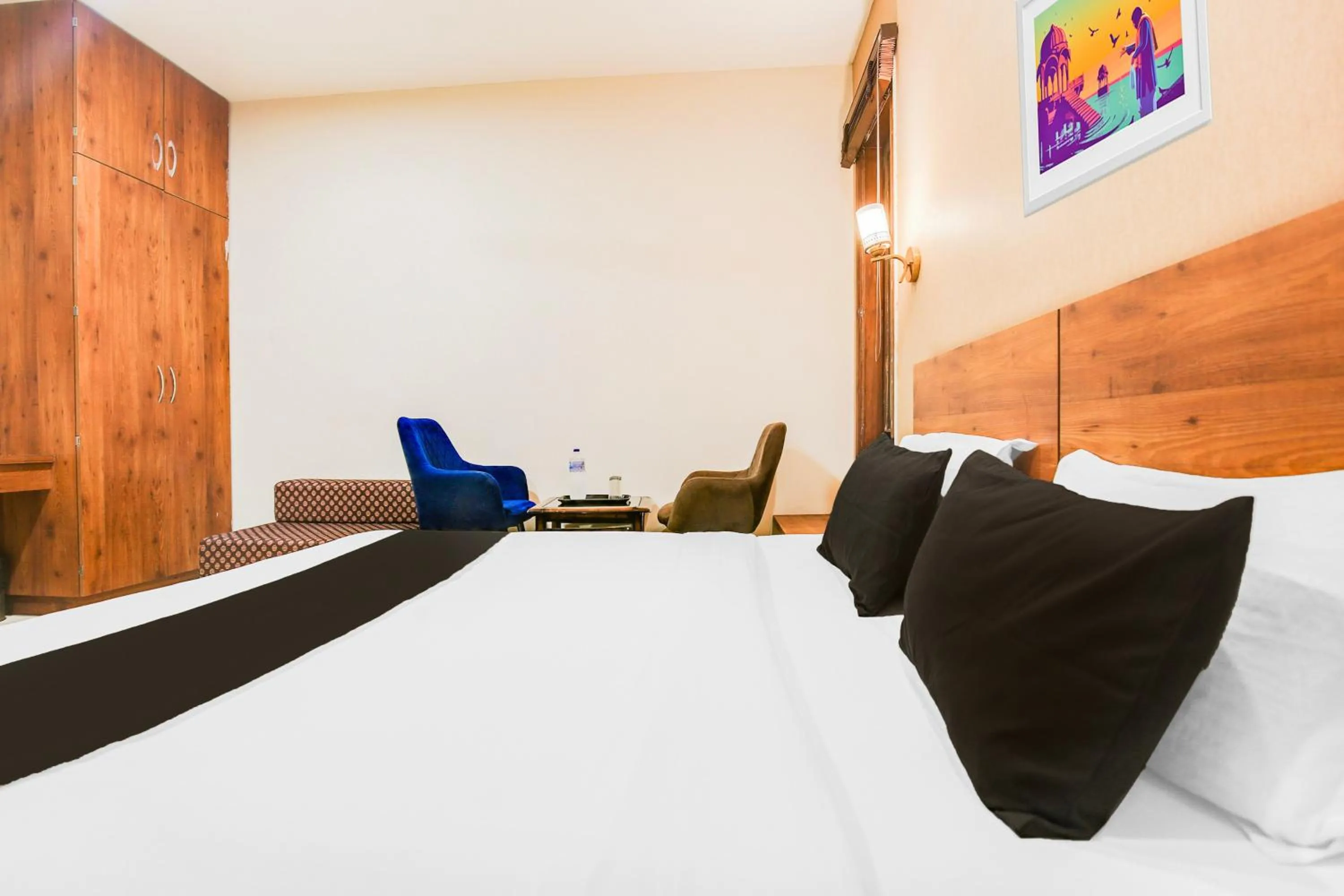 Bedroom, Bed in Super Townhouse Grand Fortune