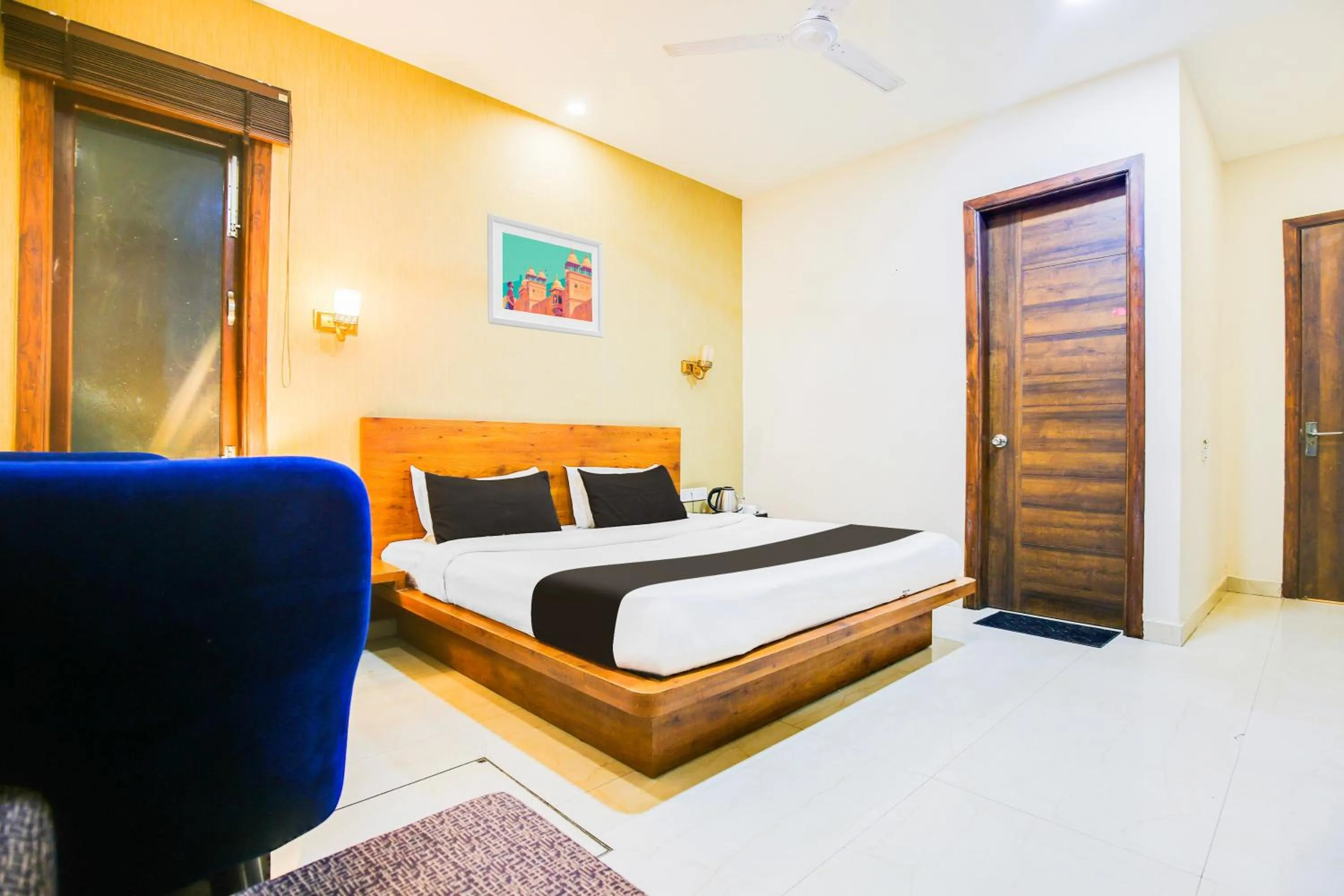 Bedroom, Bed in Super Townhouse Grand Fortune