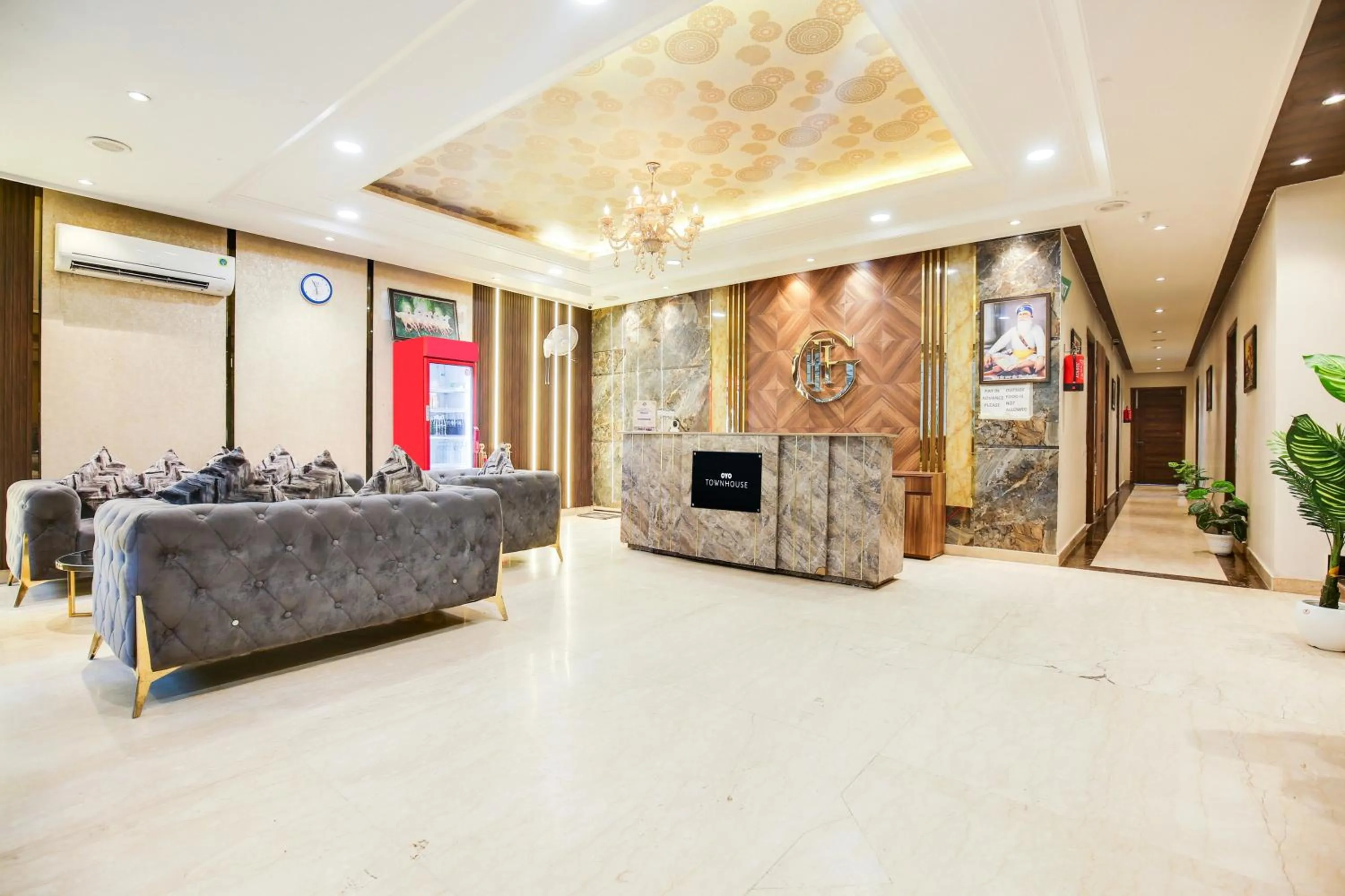 Lobby or reception in Super Townhouse Grand Fortune