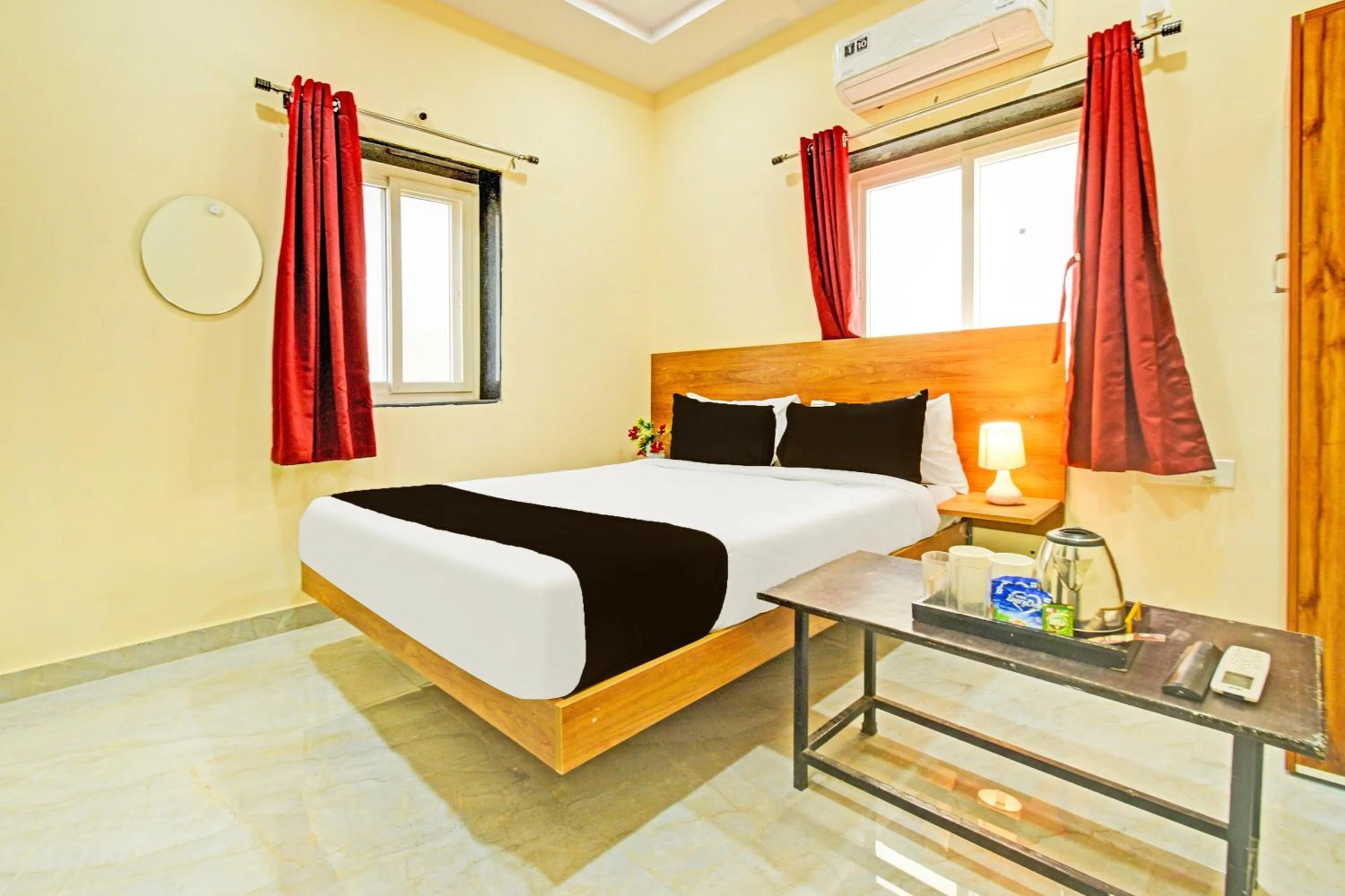 Bedroom in Hotel O Vaishnavi Grand