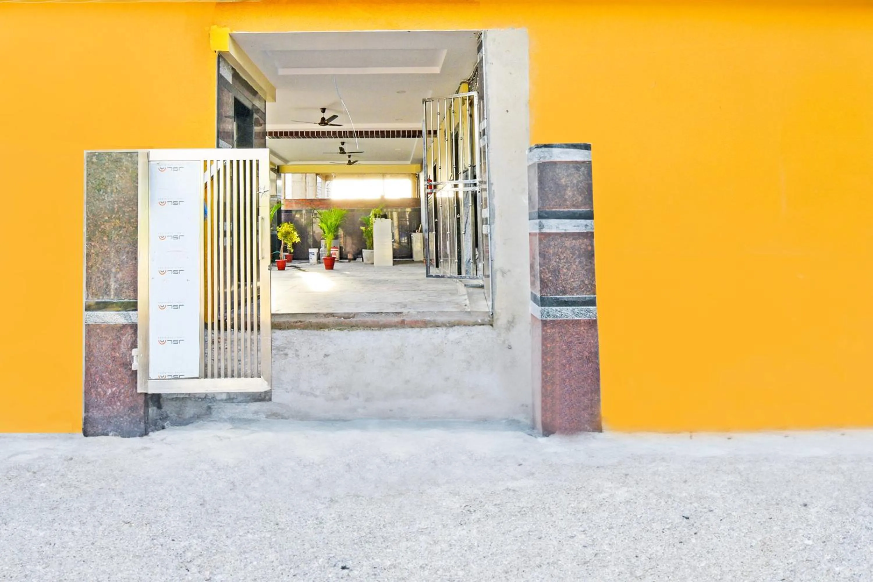 Facade/entrance in Hotel O Vaishnavi Grand