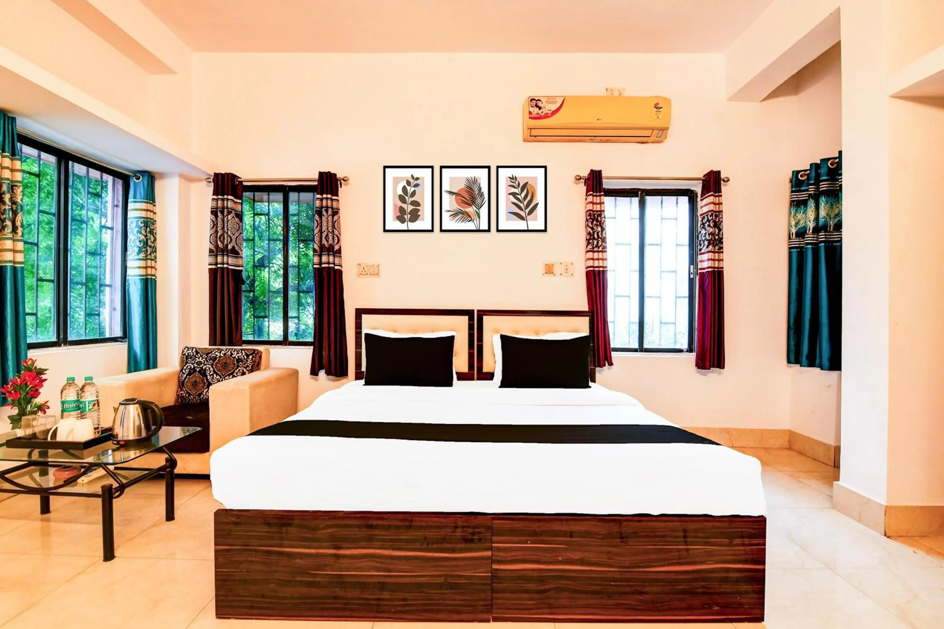 Bedroom, Bed in Hotel O Royal Garden