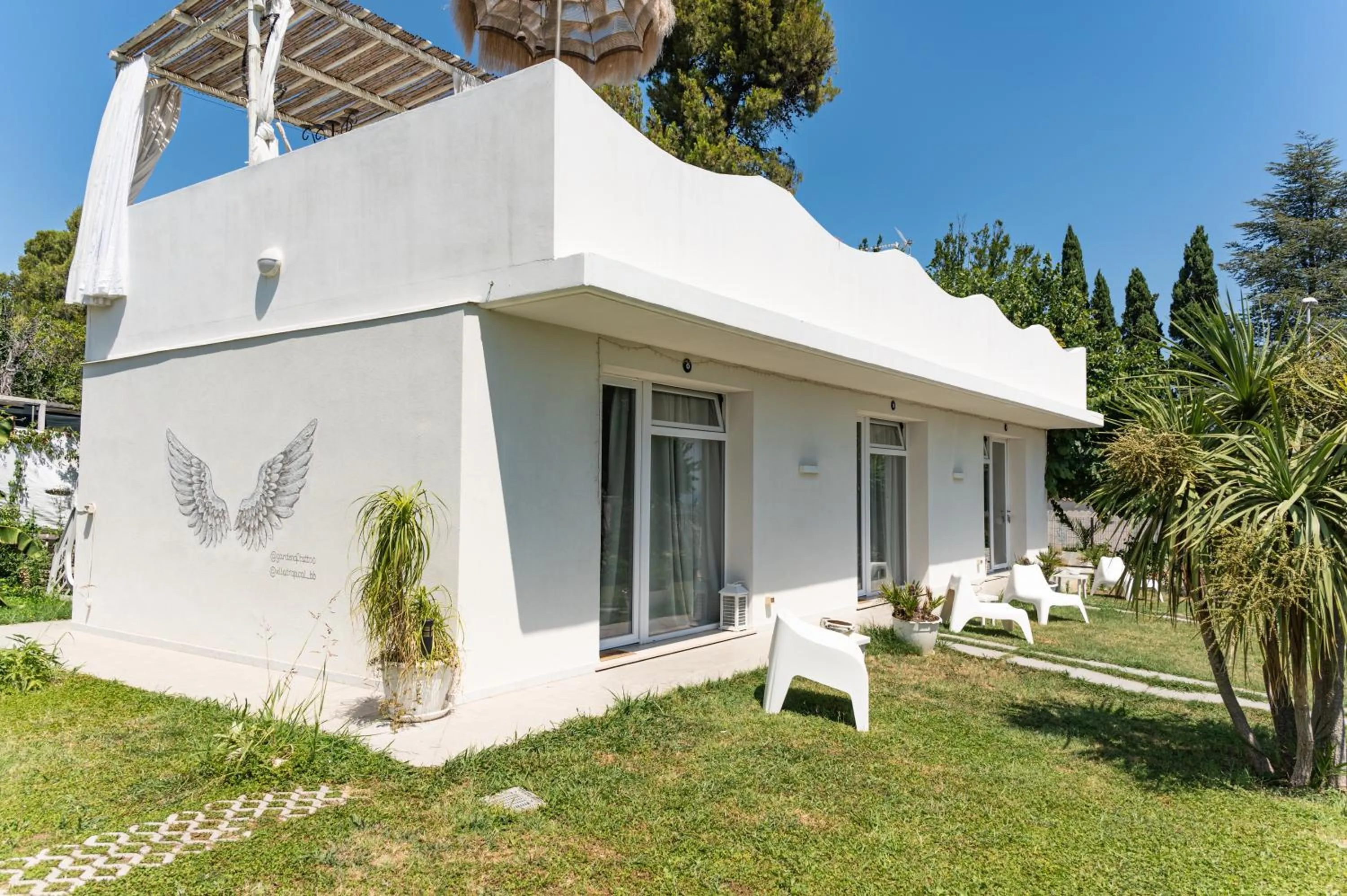 Property building in Villa Tropical