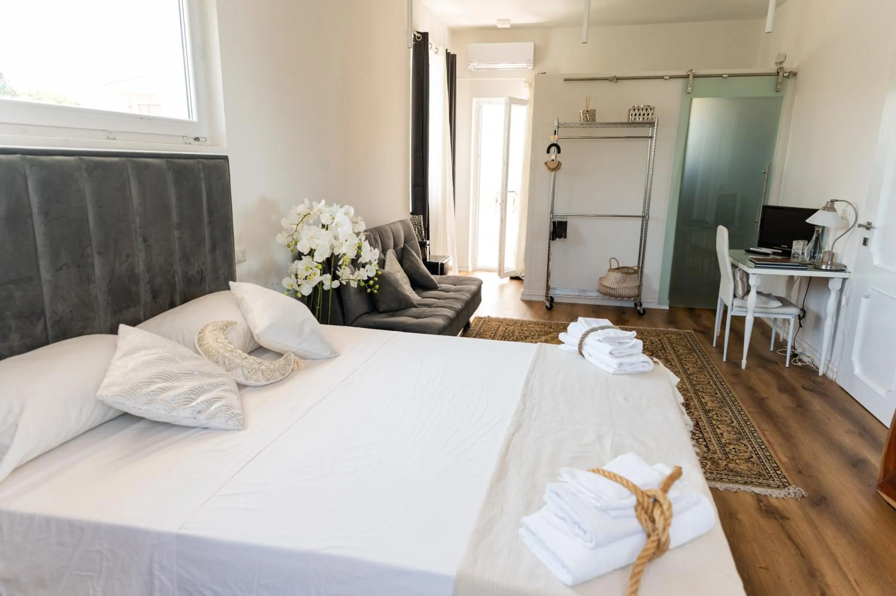 Bedroom, Bed in Villa Tropical