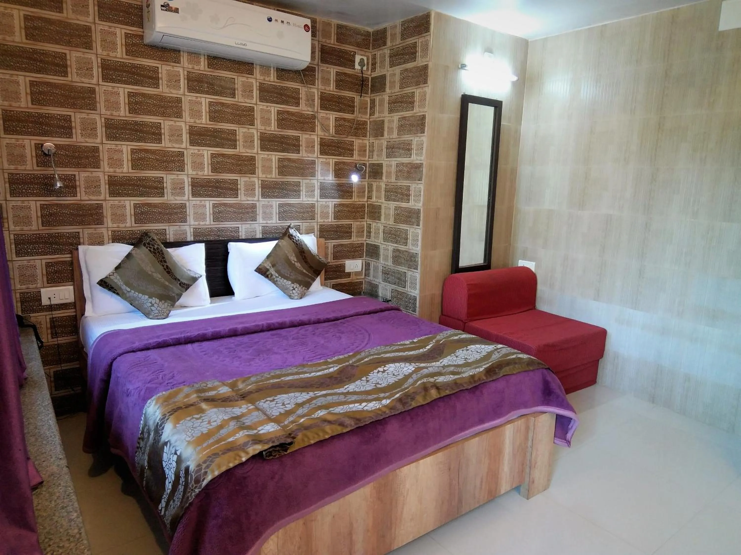 Photo of the whole room, Bed in Forest Eco Lodge