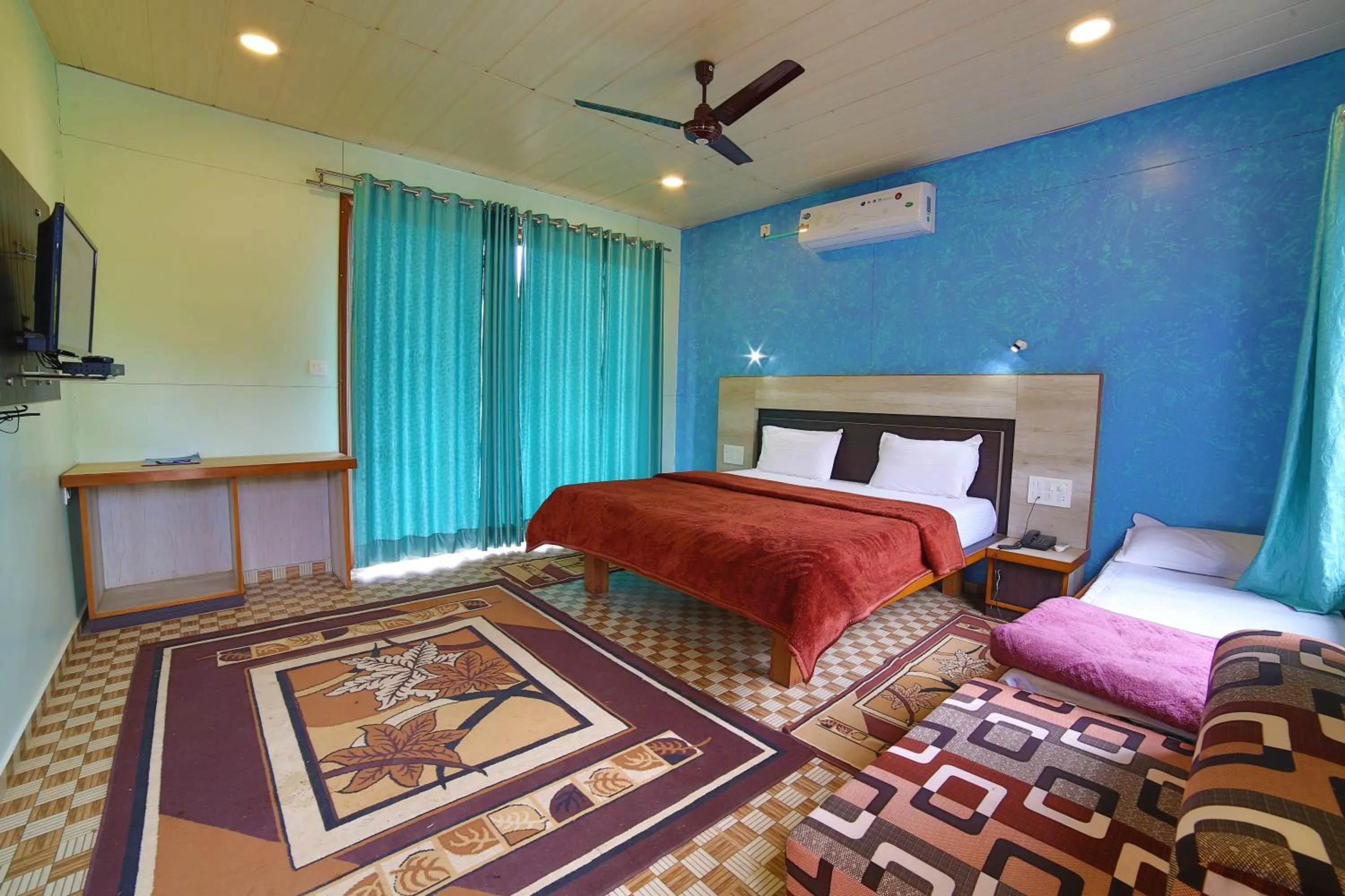 Photo of the whole room, Bed in Forest Eco Lodge