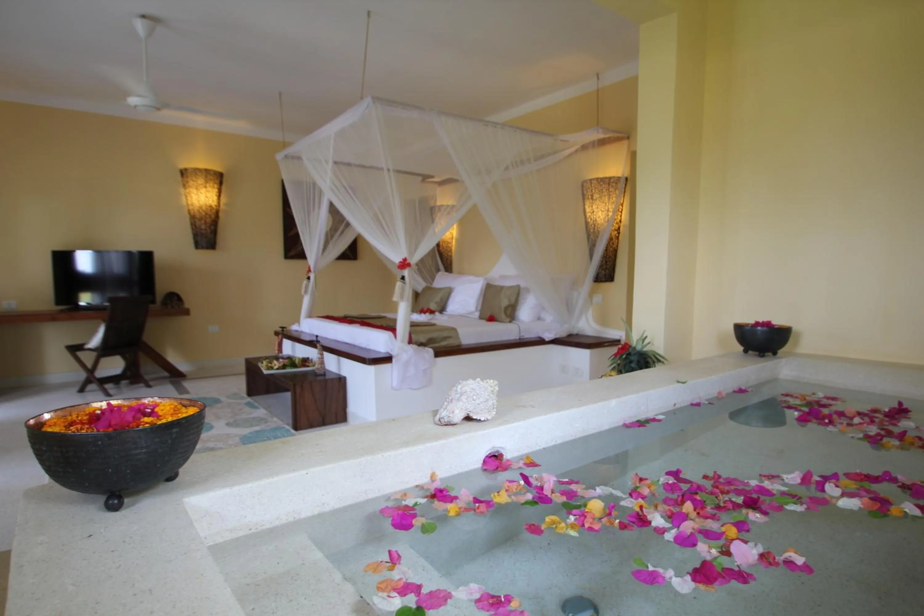 Toilet, Bed in Fruit & Spice Wellness Resort Zanzibar