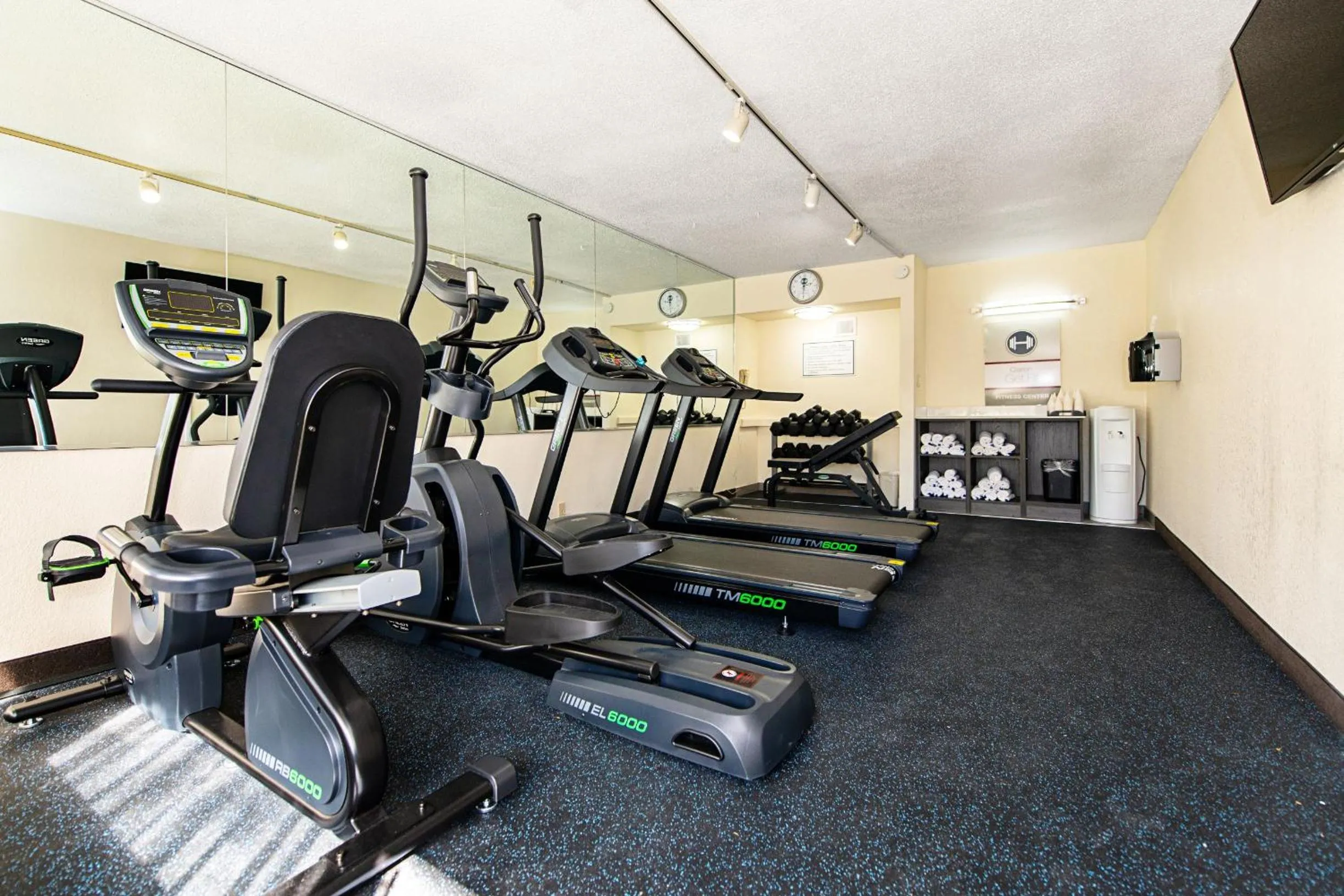 Fitness centre/facilities in New Hope Inn & Suites