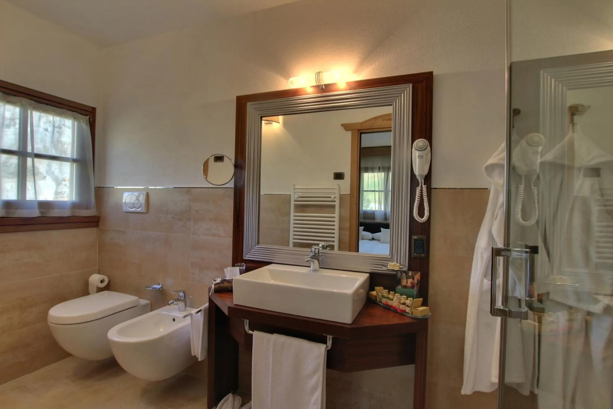 Shower in Hotel Bait de Angial