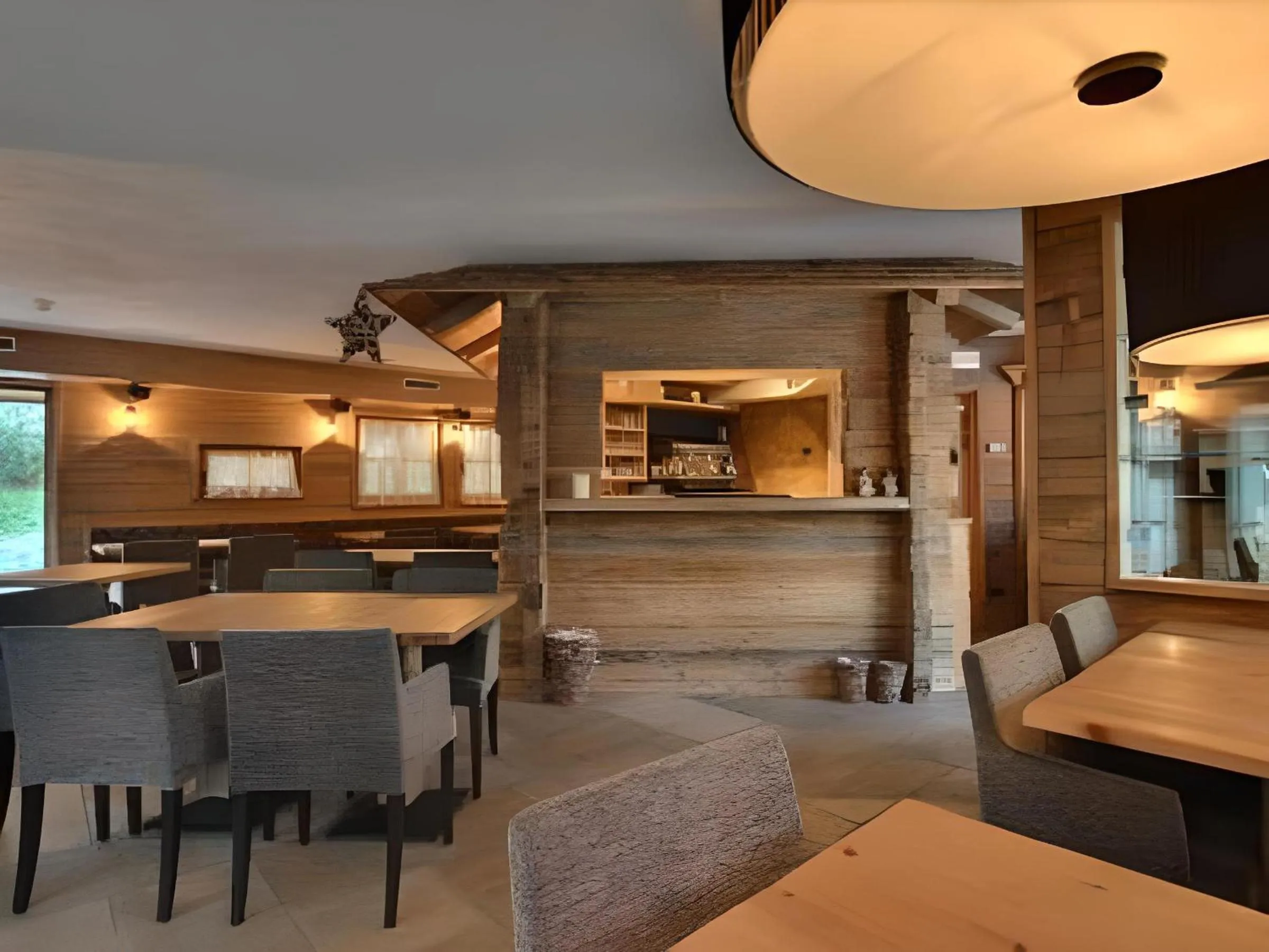 Restaurant/places to eat in Hotel Bait de Angial