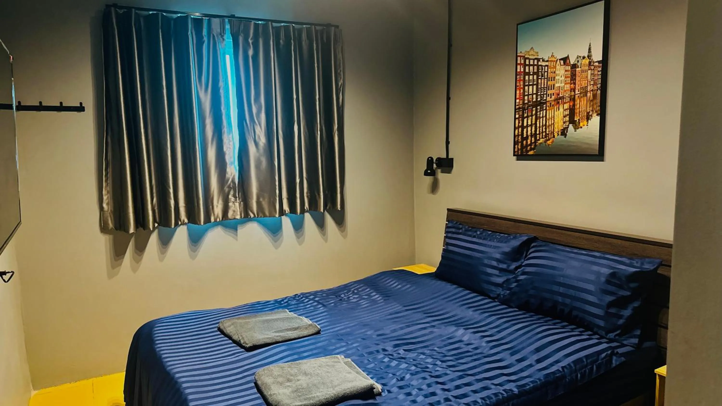 Photo of the whole room, Bed in Friends Station Tukkom Hostel & Cafe