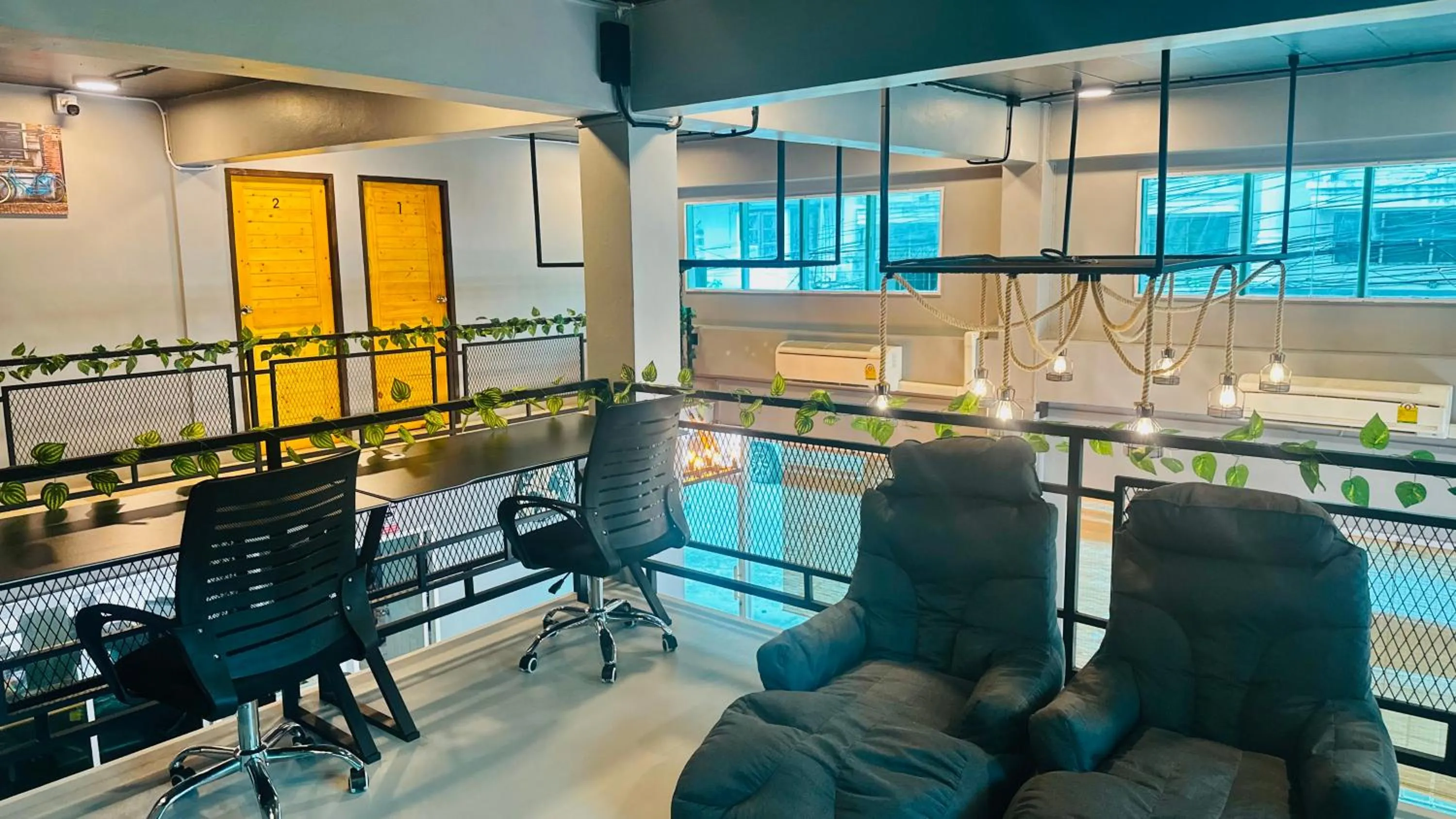 Communal lounge/ TV room in Friends Station Tukkom Hostel & Cafe