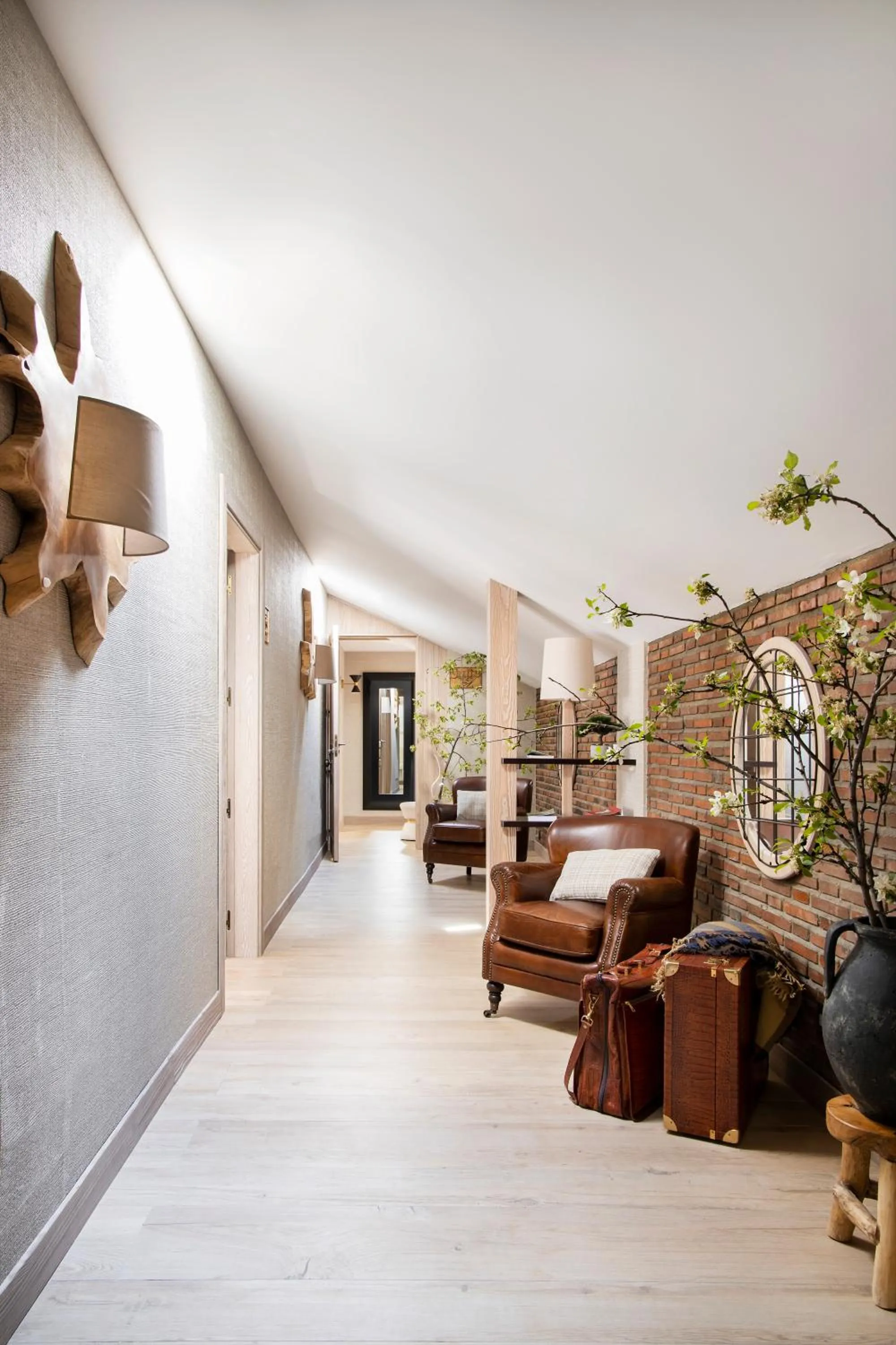 Living room in Los Rosales Hotel