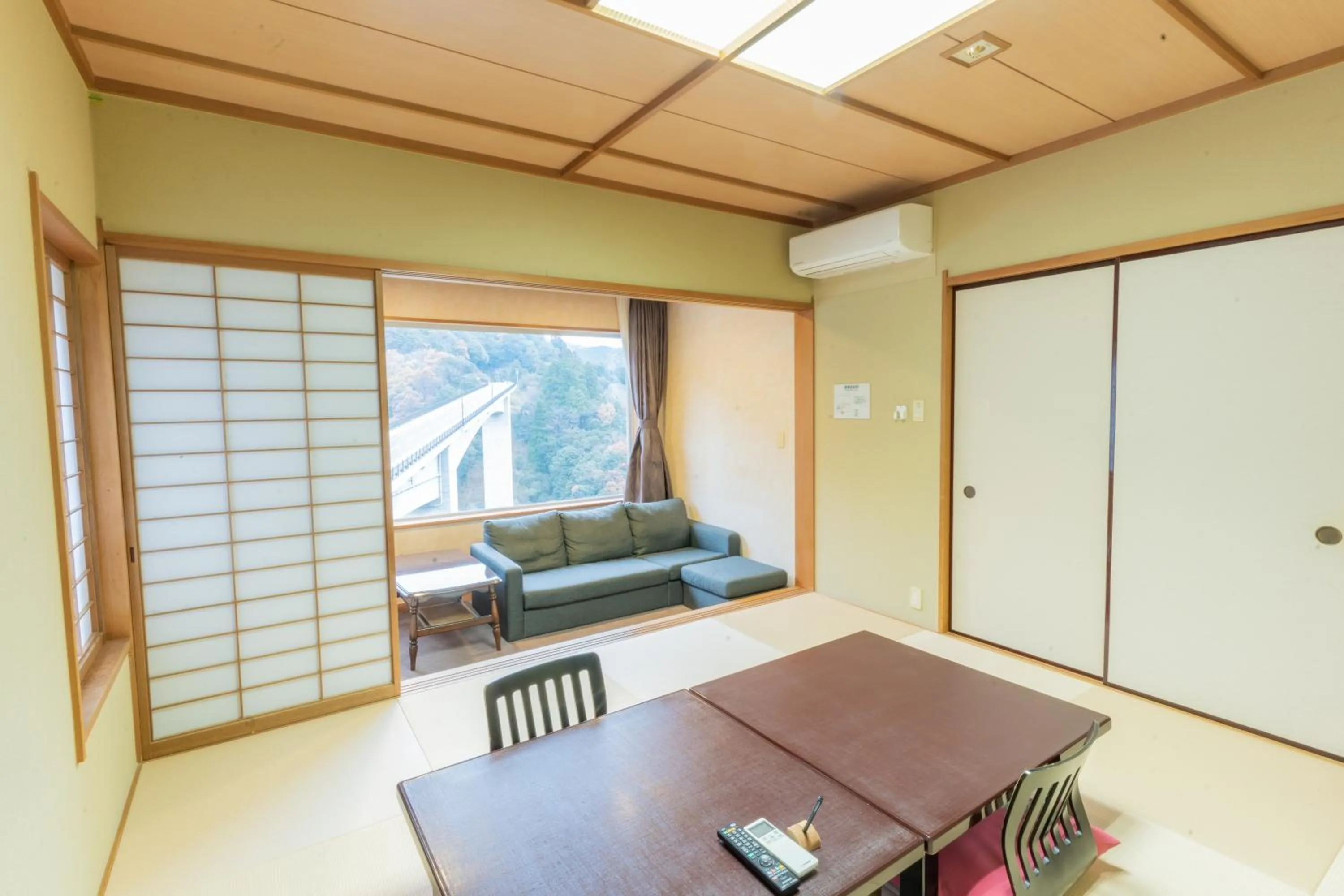 Photo of the whole room in Irodori Koyo