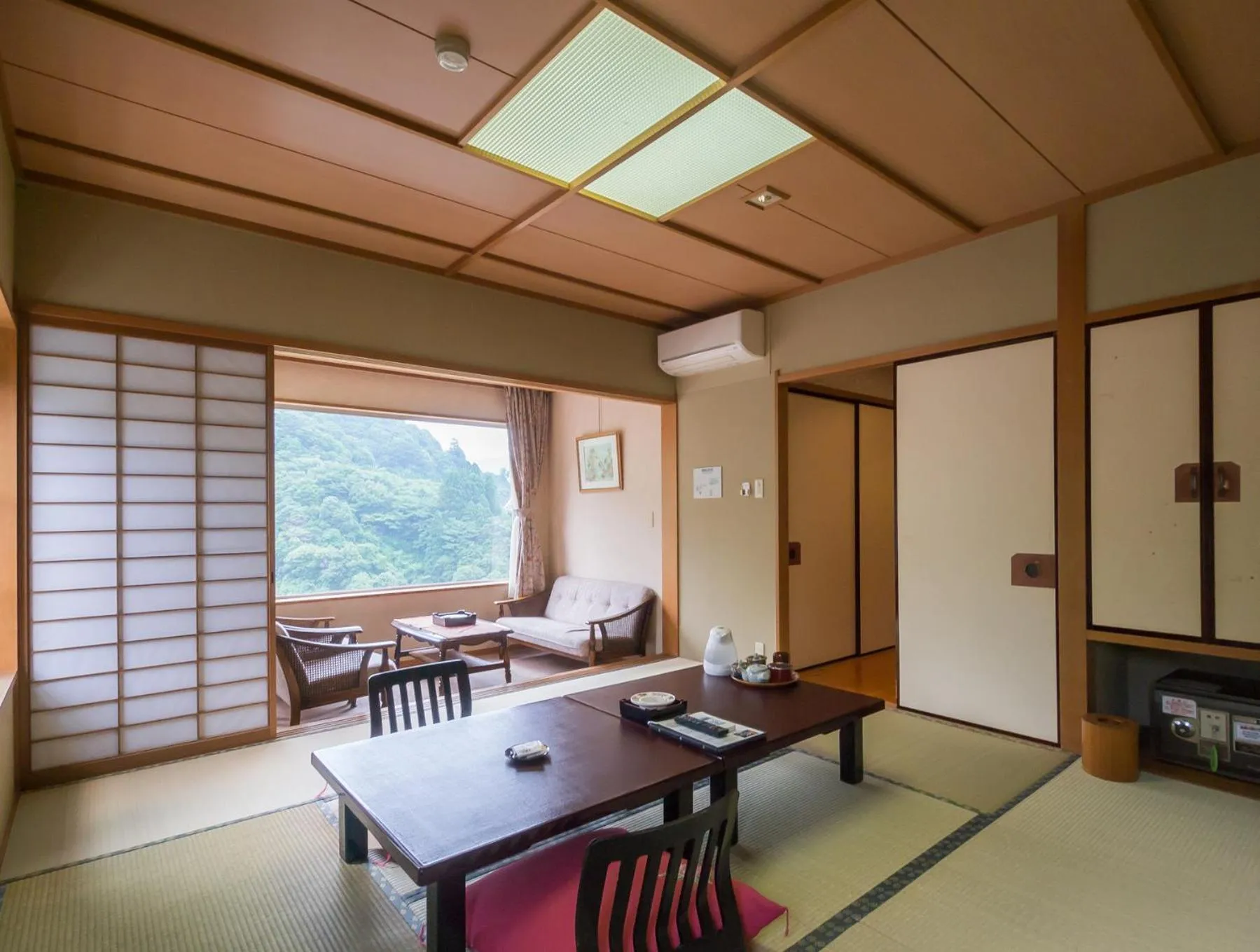 Photo of the whole room in Irodori Koyo