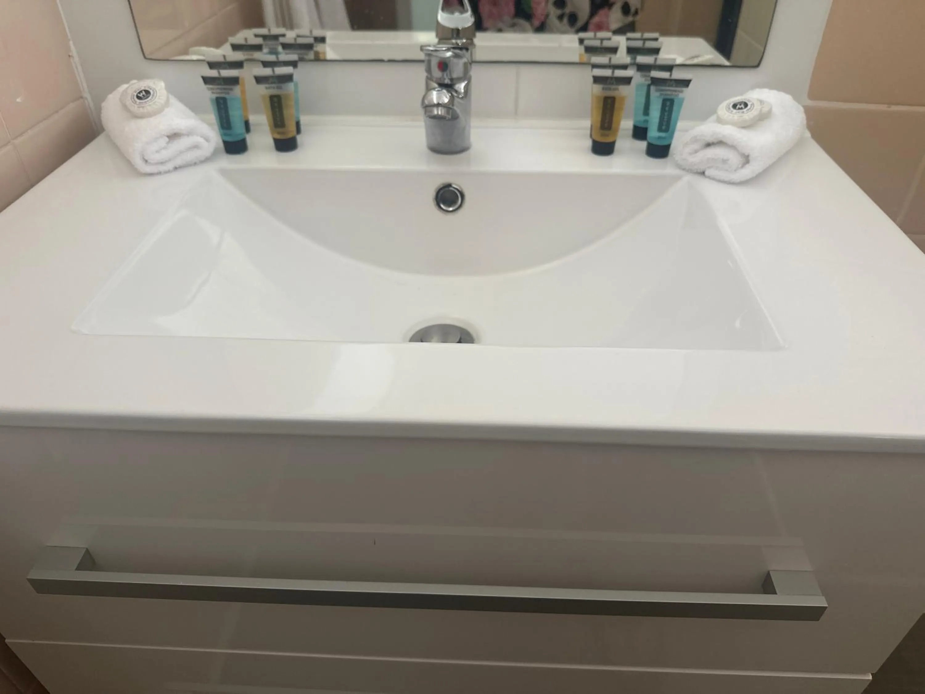 Bathroom in Memphis Motor Inn- UNDER NEW MANAGEMENT