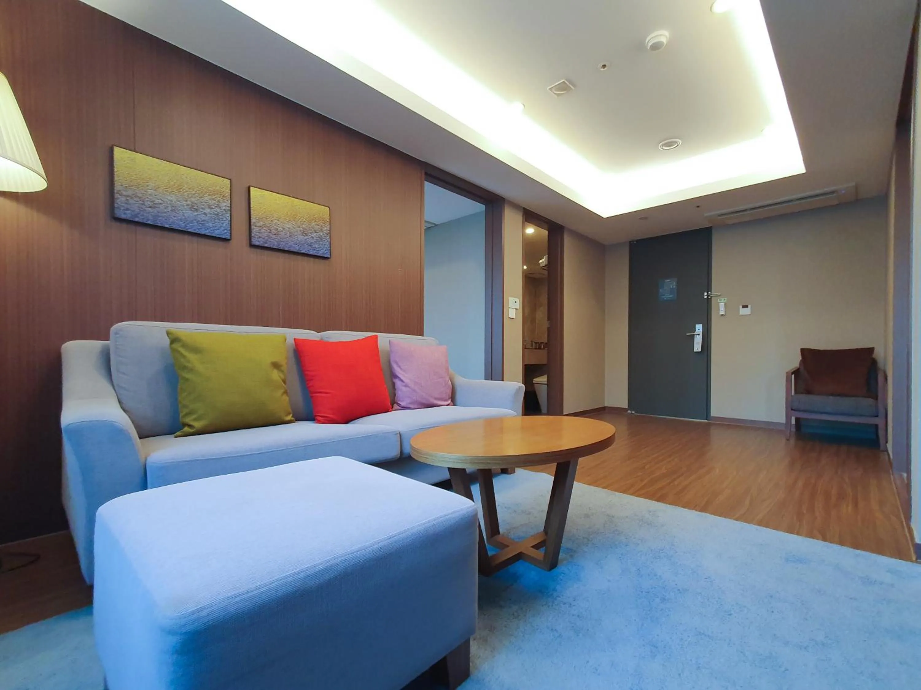 Living room in Busan Business Hotel