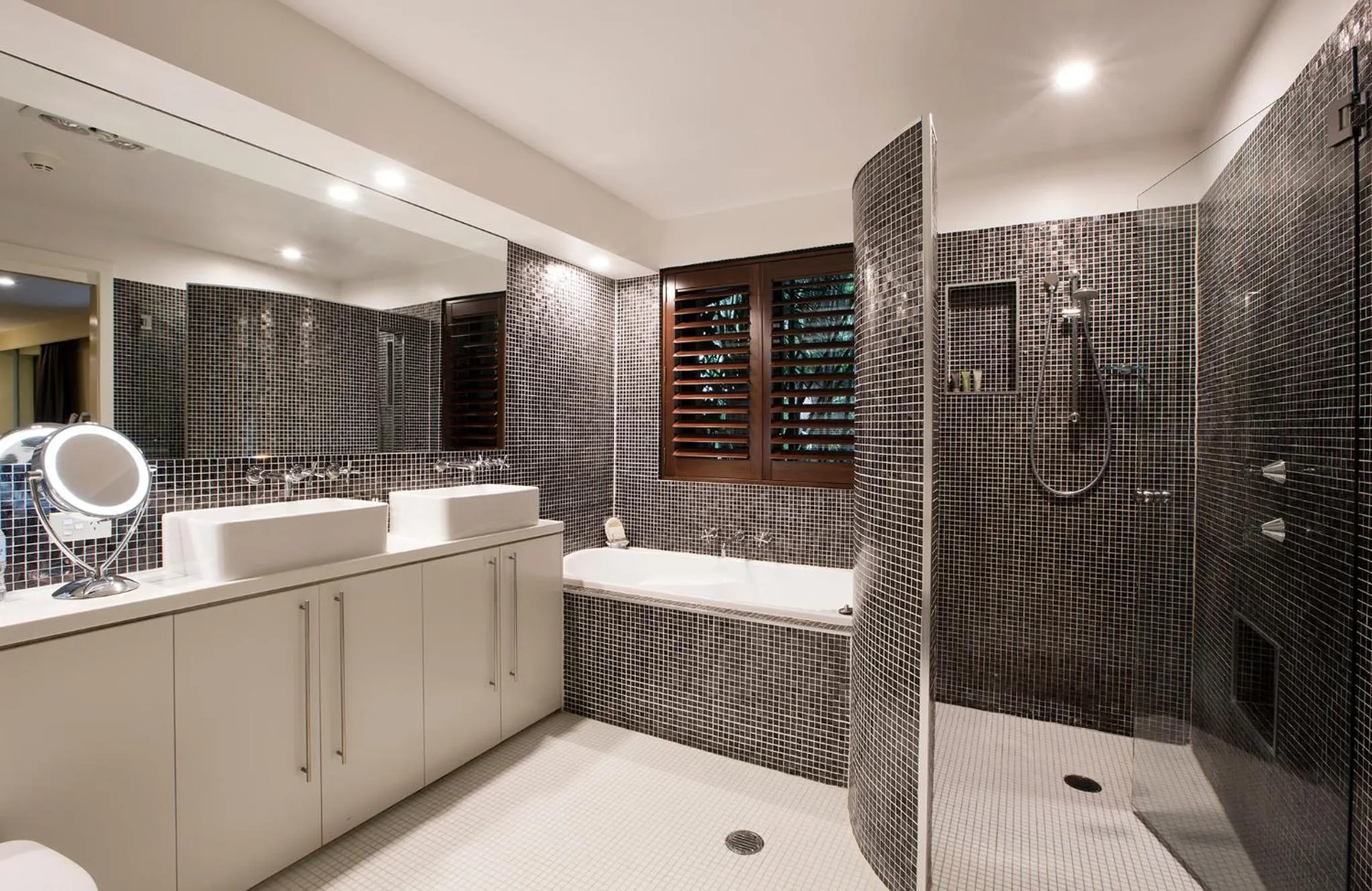 Bathroom in Jamala Wildlife Lodge