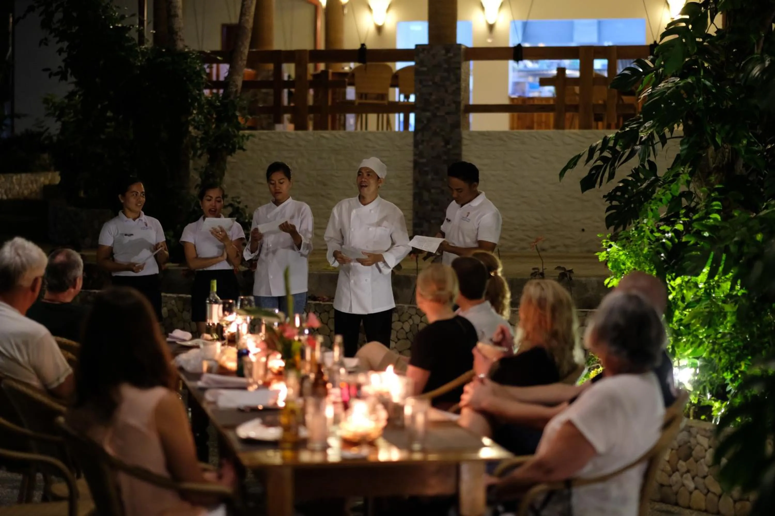 Restaurant/places to eat in Magic Oceans Dive Resort