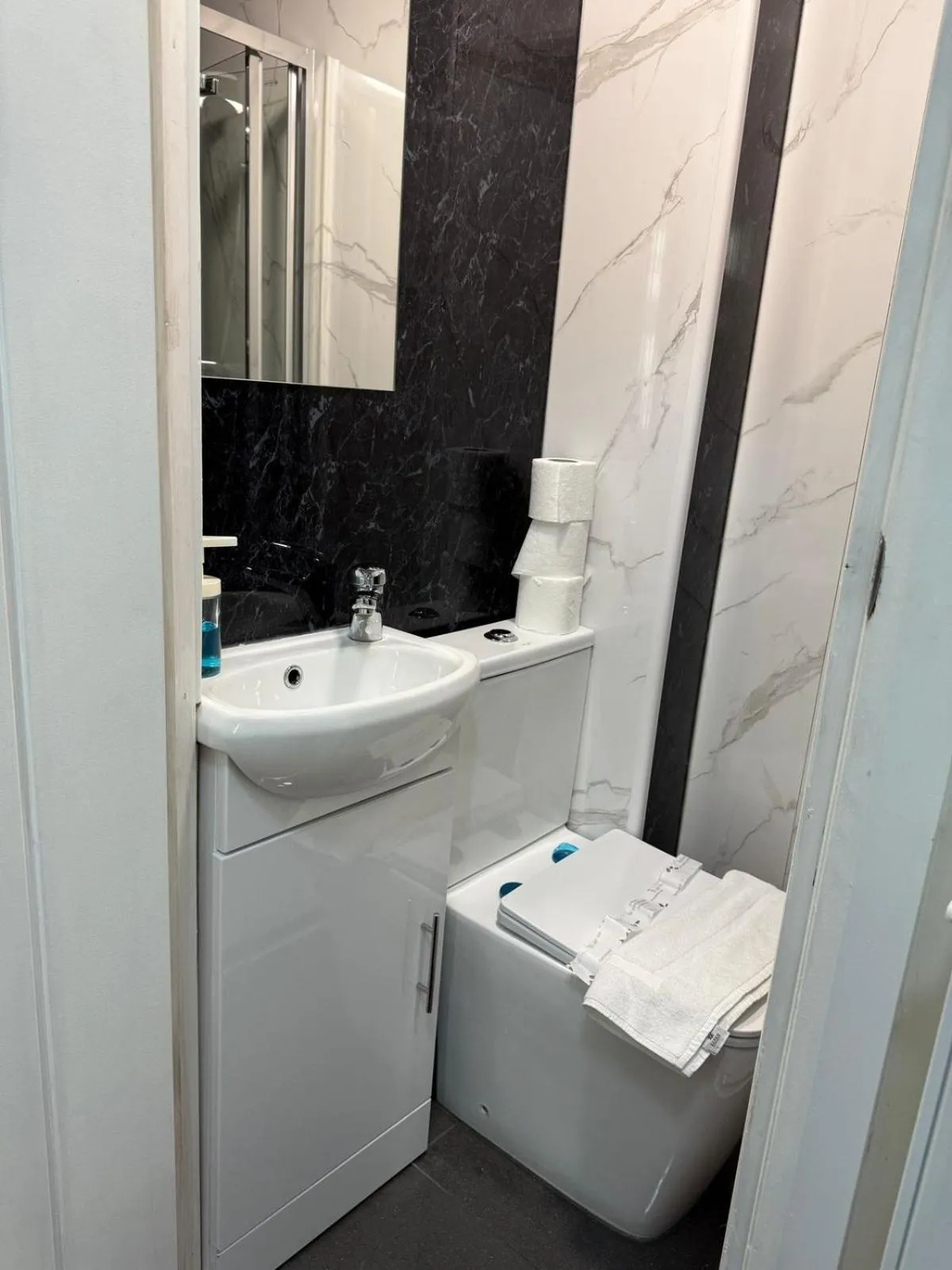 Bathroom in Oban Victoria Hotel