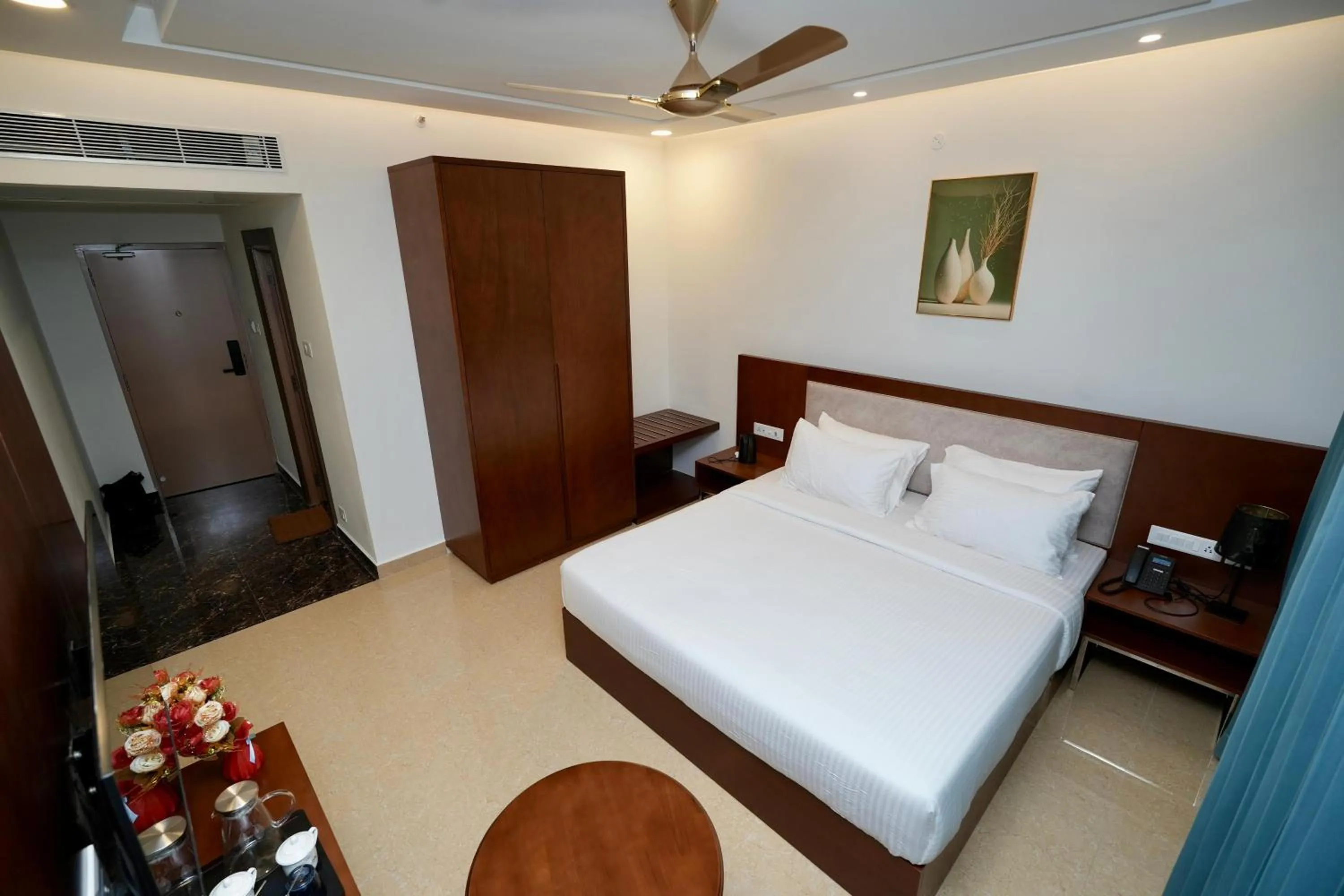 Bedroom, Bed in Le Royale Palace