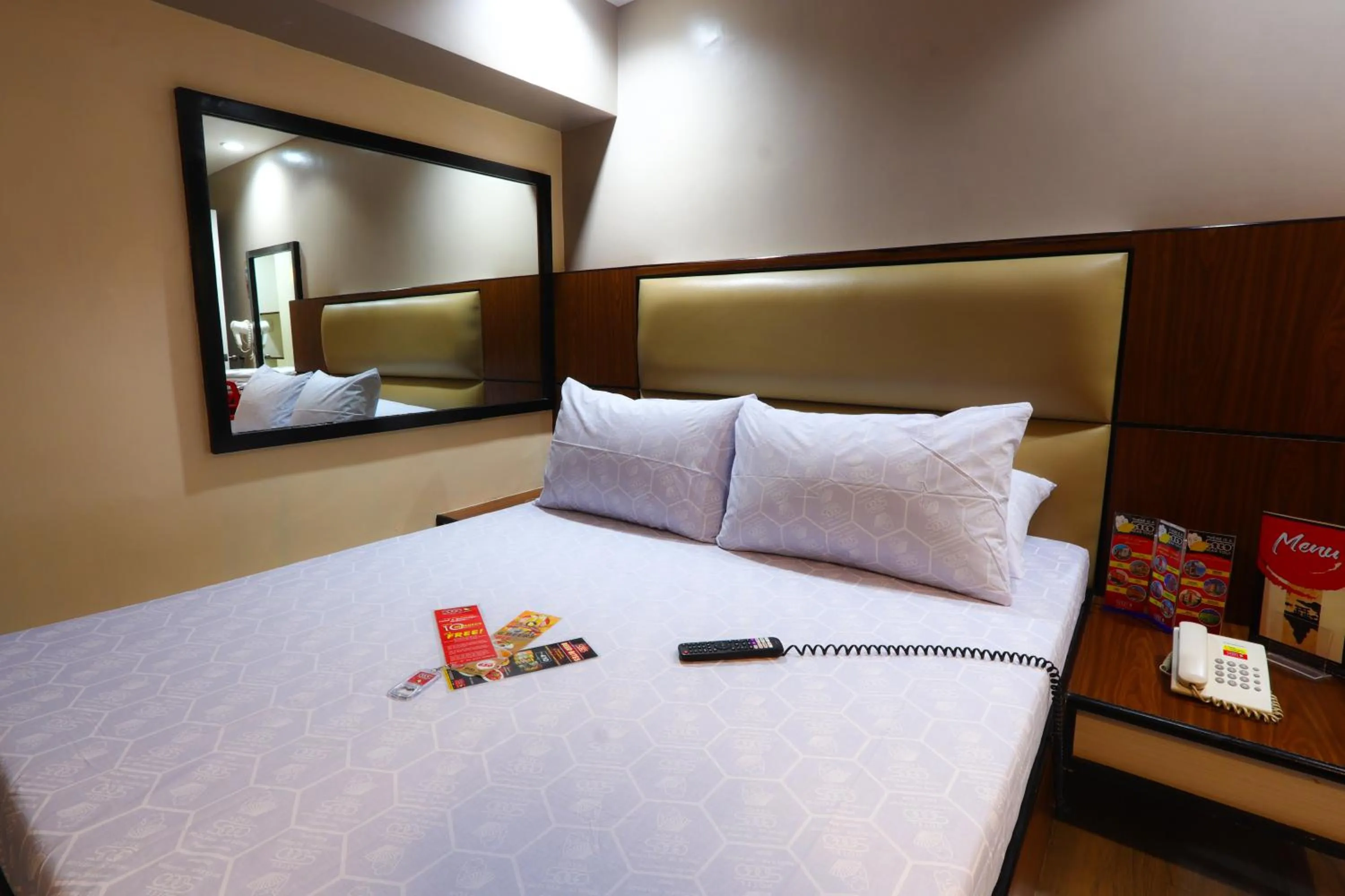 Bed in Hotel Sogo - Pasay Rotonda