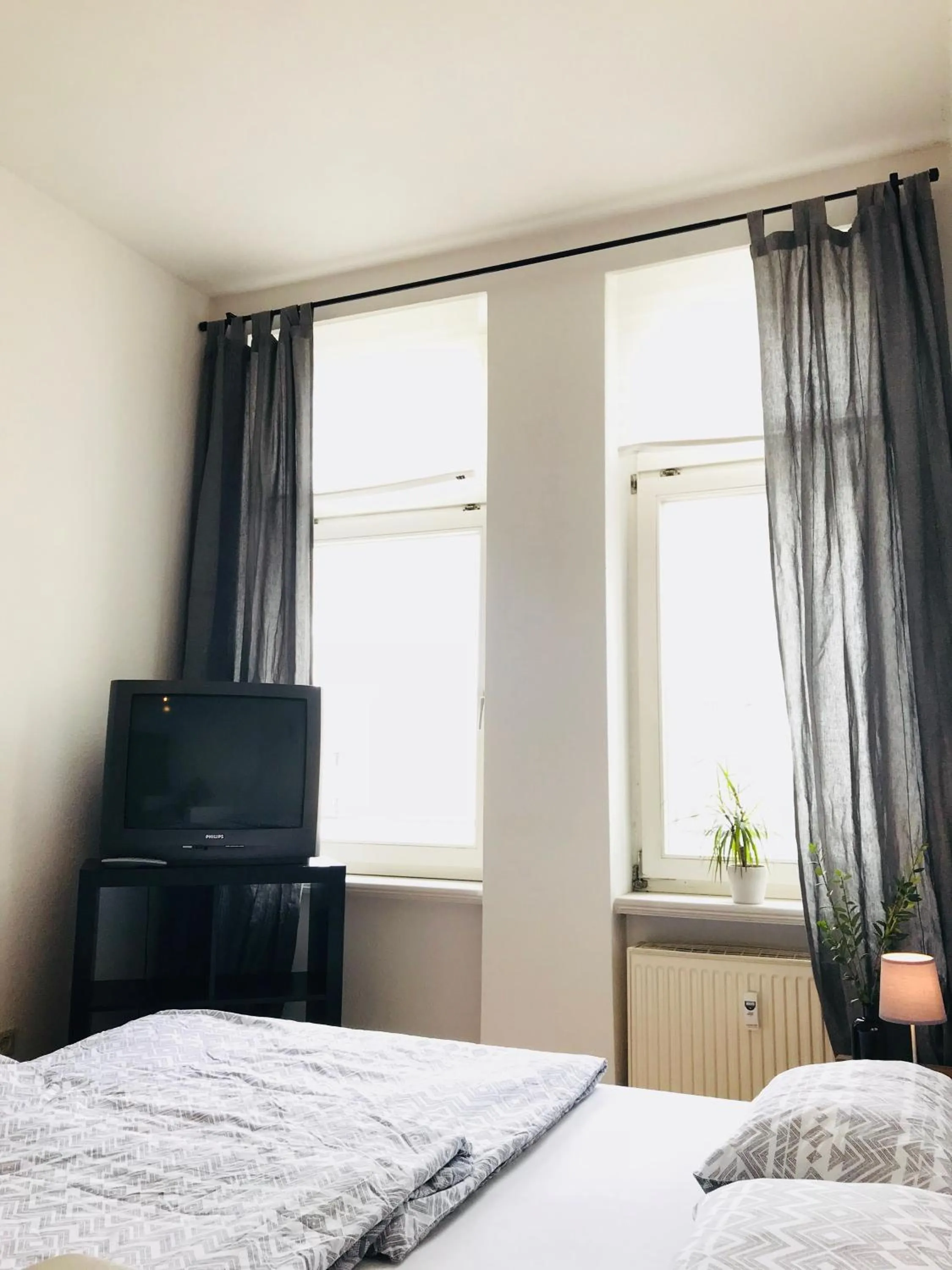 Photo of the whole room, TV/Entertainment Center in Oskars Absteige