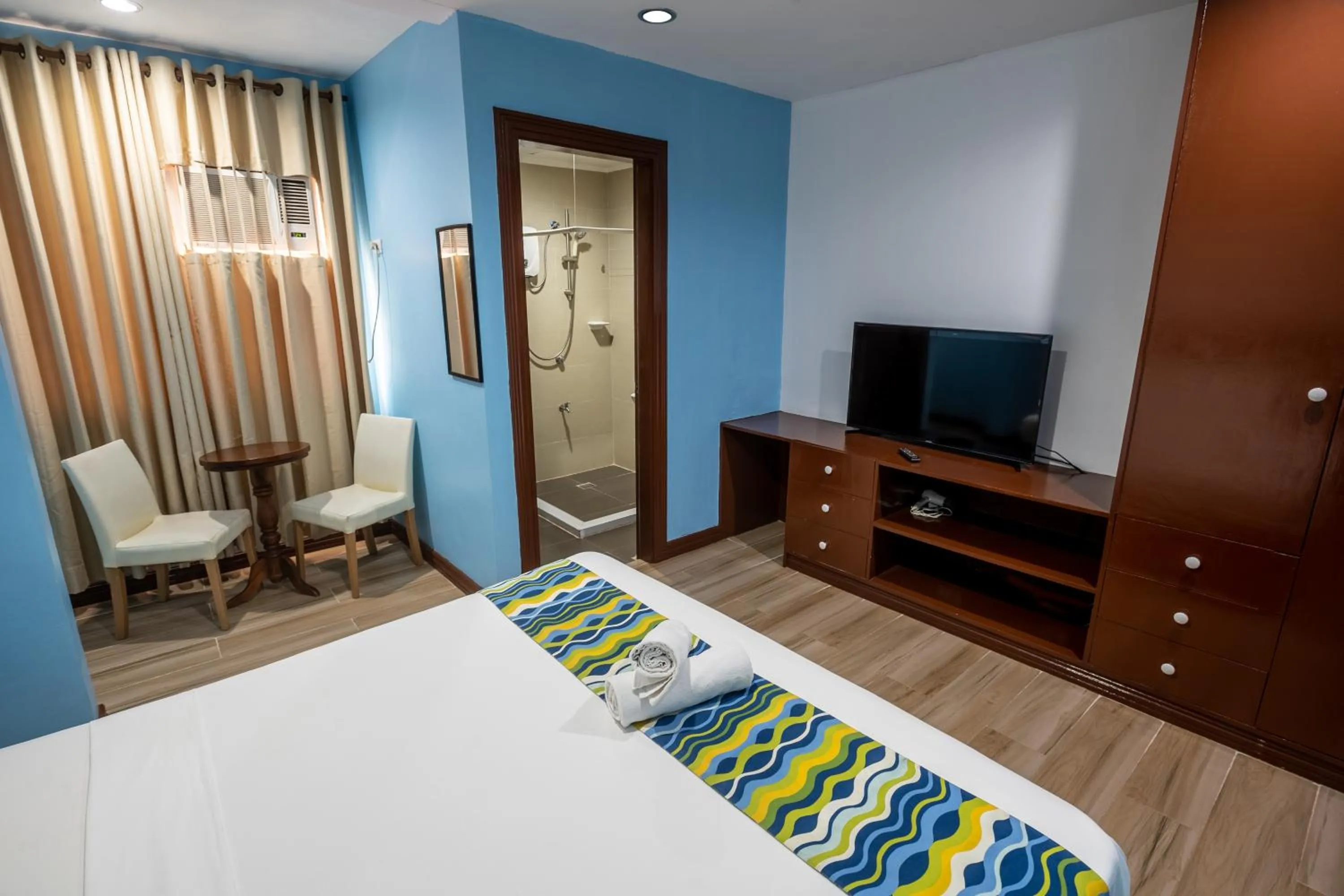 Bed in One Averee Bay Hotel