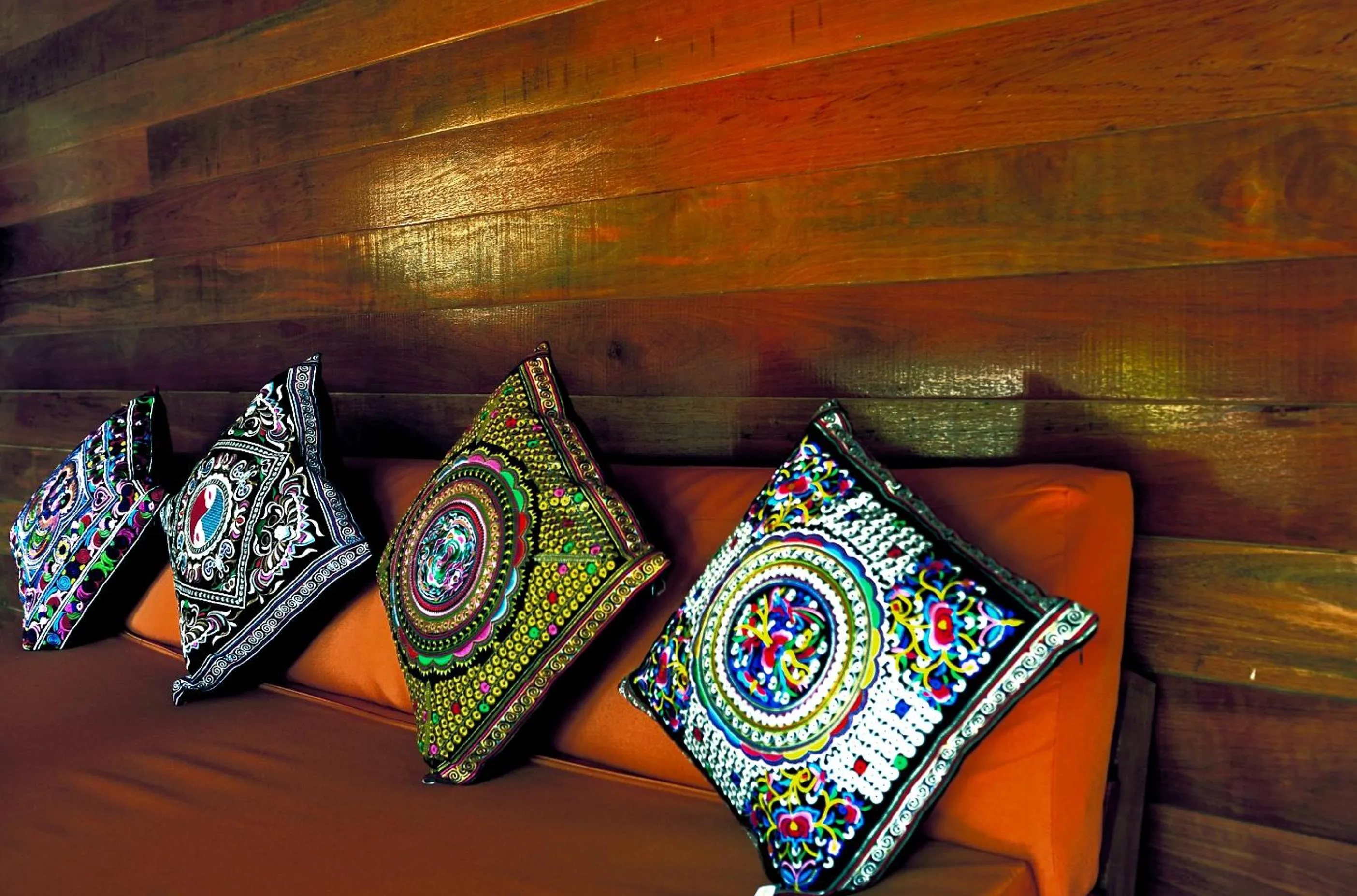 Restaurant/places to eat in Ten Moons Lipe Resort