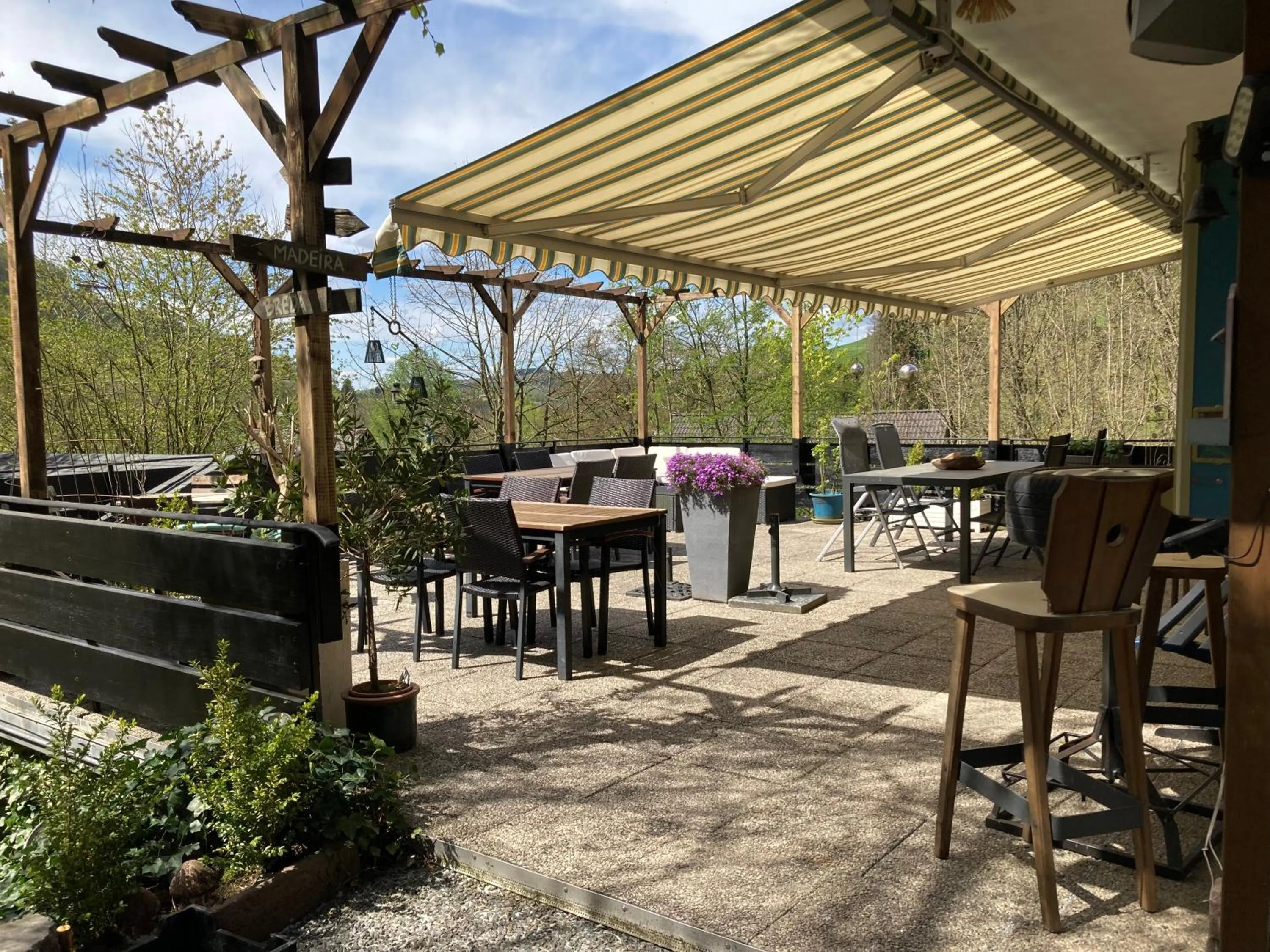 Day in Gasthof Walhalja