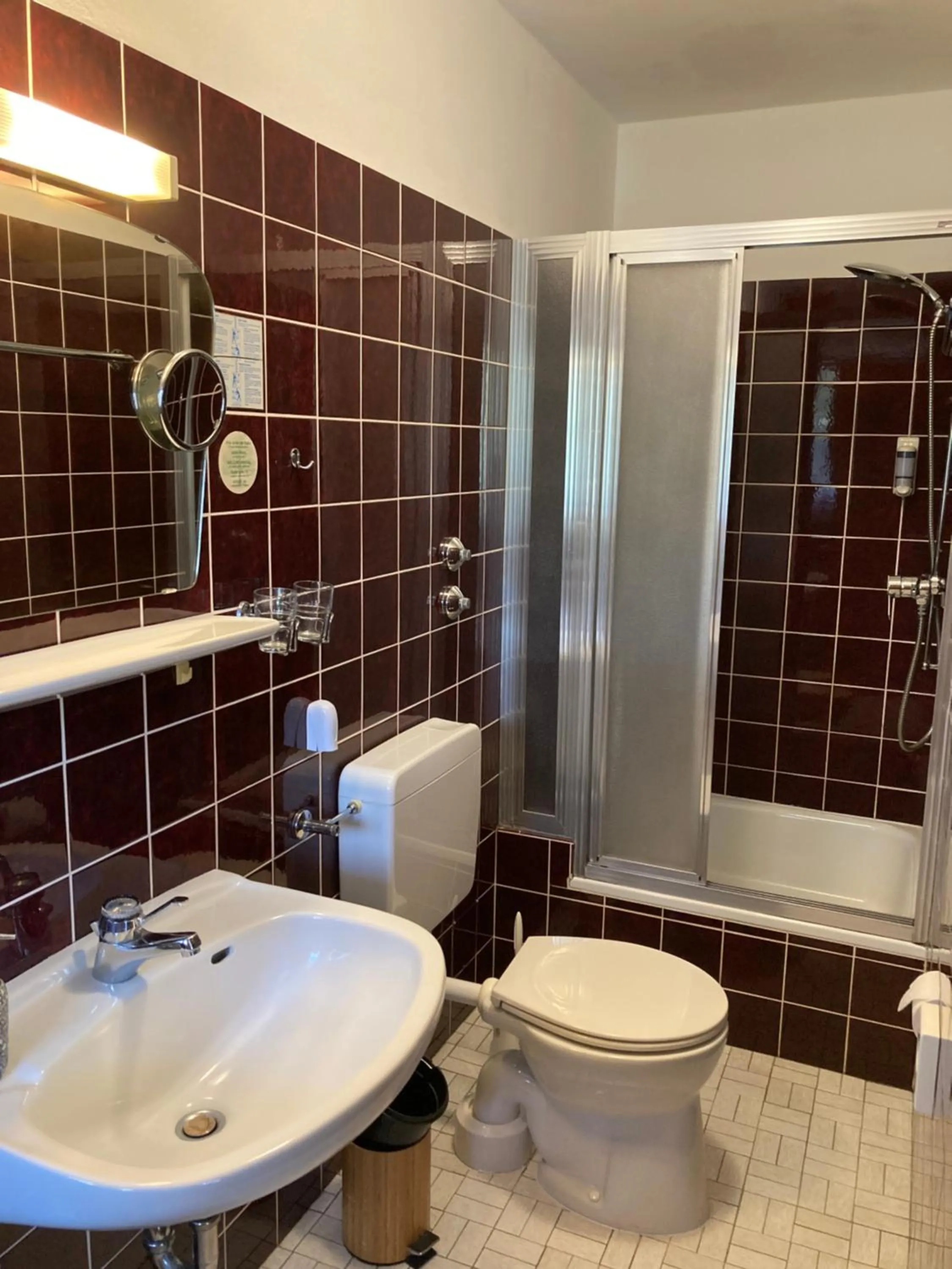 Shower in Gasthof Walhalja