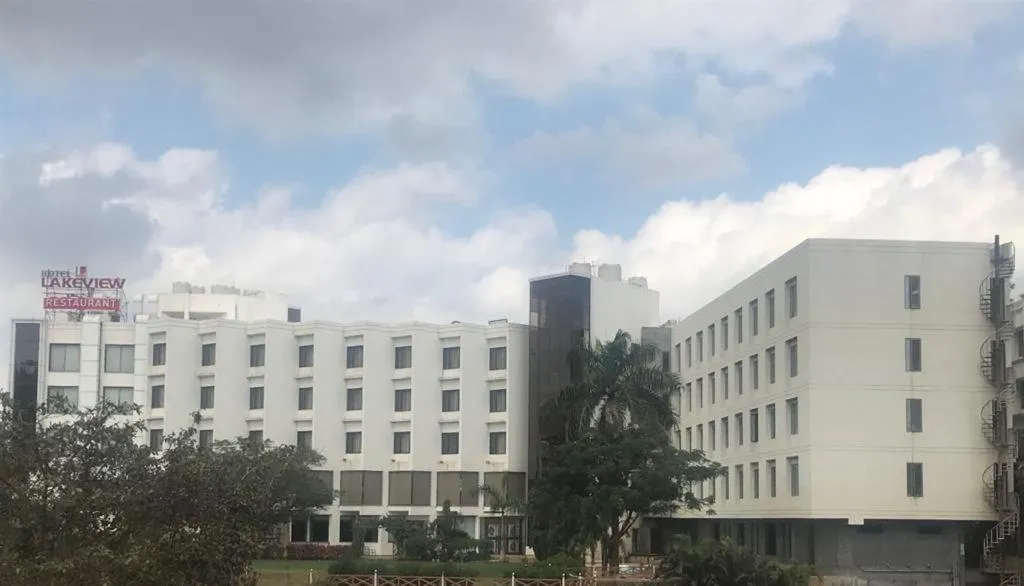 Facade/entrance in Hotel Lake View