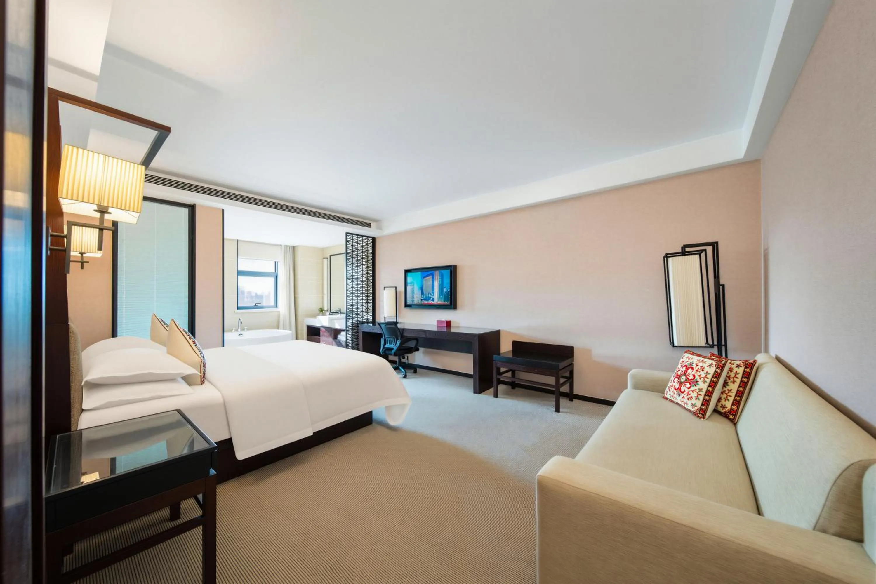 Photo of the whole room, Bed in SSAW Boutique Hotel Hangzhou East - Free Self Service Laundry