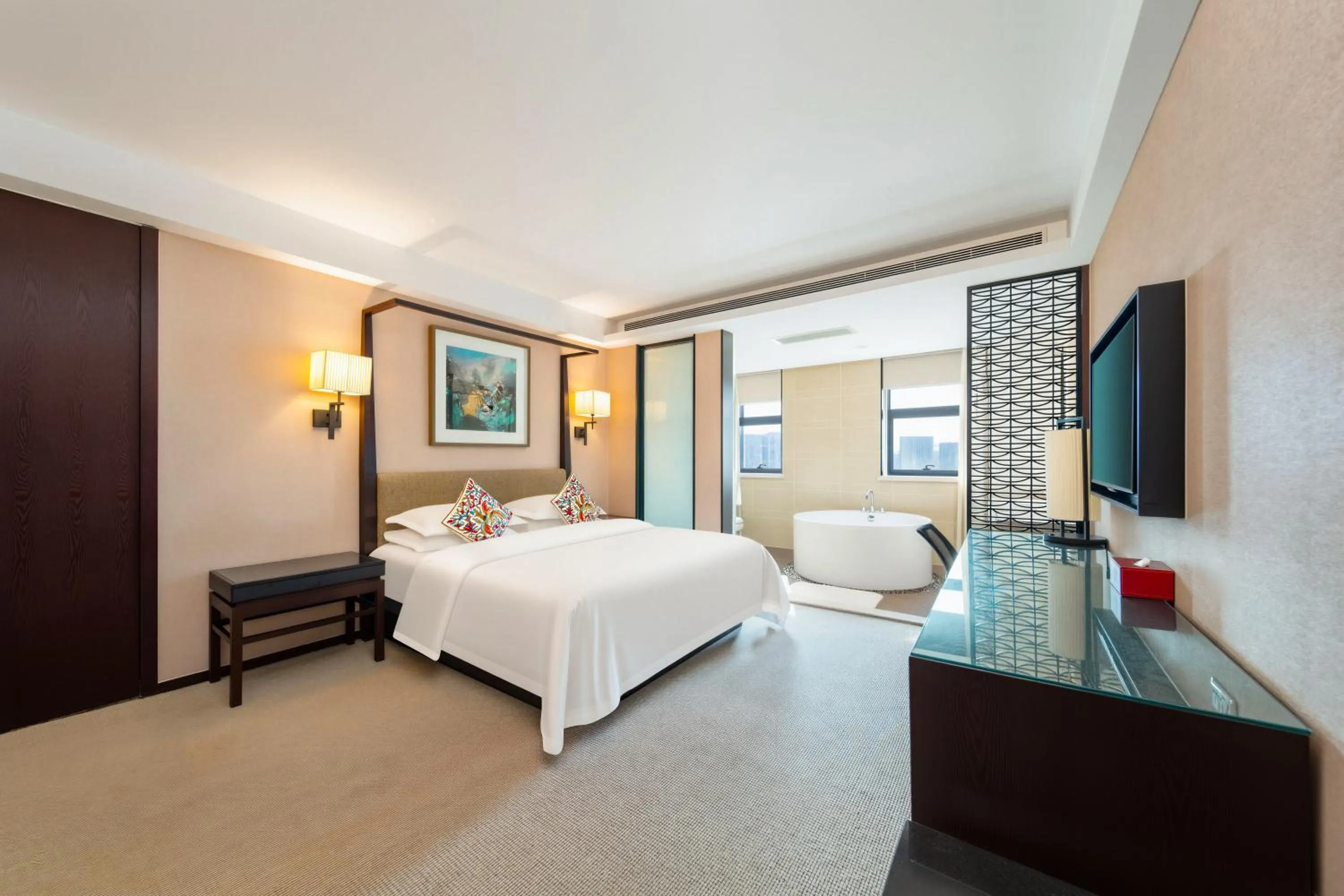 Photo of the whole room, Bed in SSAW Boutique Hotel Hangzhou East - Free Self Service Laundry