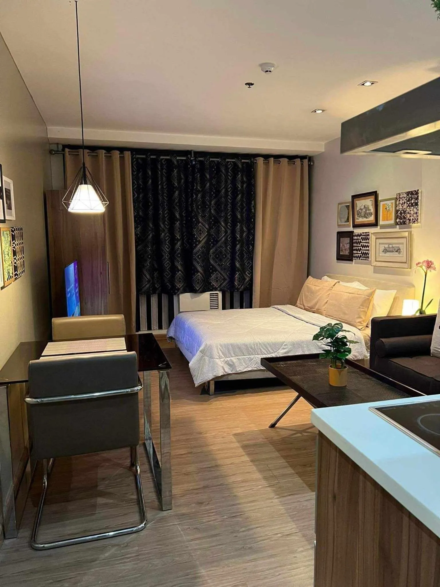 Bed in Gramercy Residences