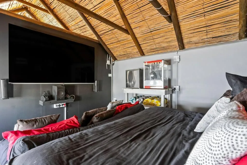 Bed in Escape Beach Cottage in Dwarskersbos