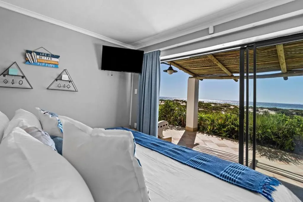 Bed in Escape Beach Cottage in Dwarskersbos