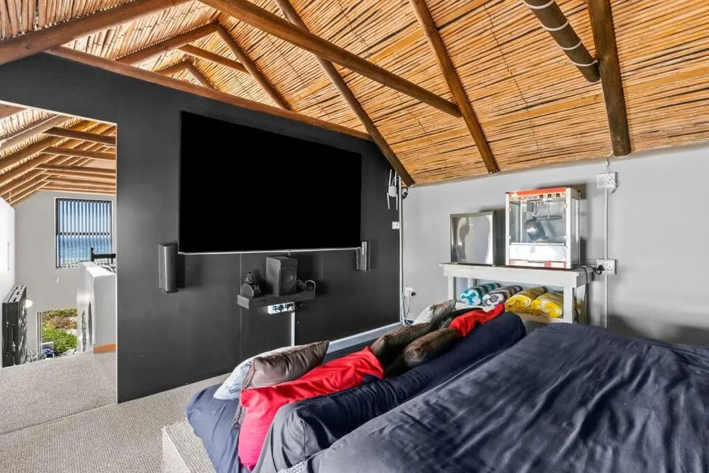 Bed in Escape Beach Cottage in Dwarskersbos