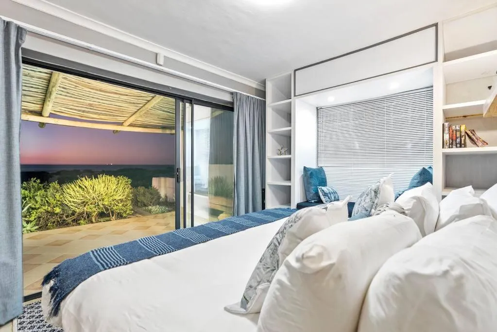 Bed in Escape Beach Cottage in Dwarskersbos