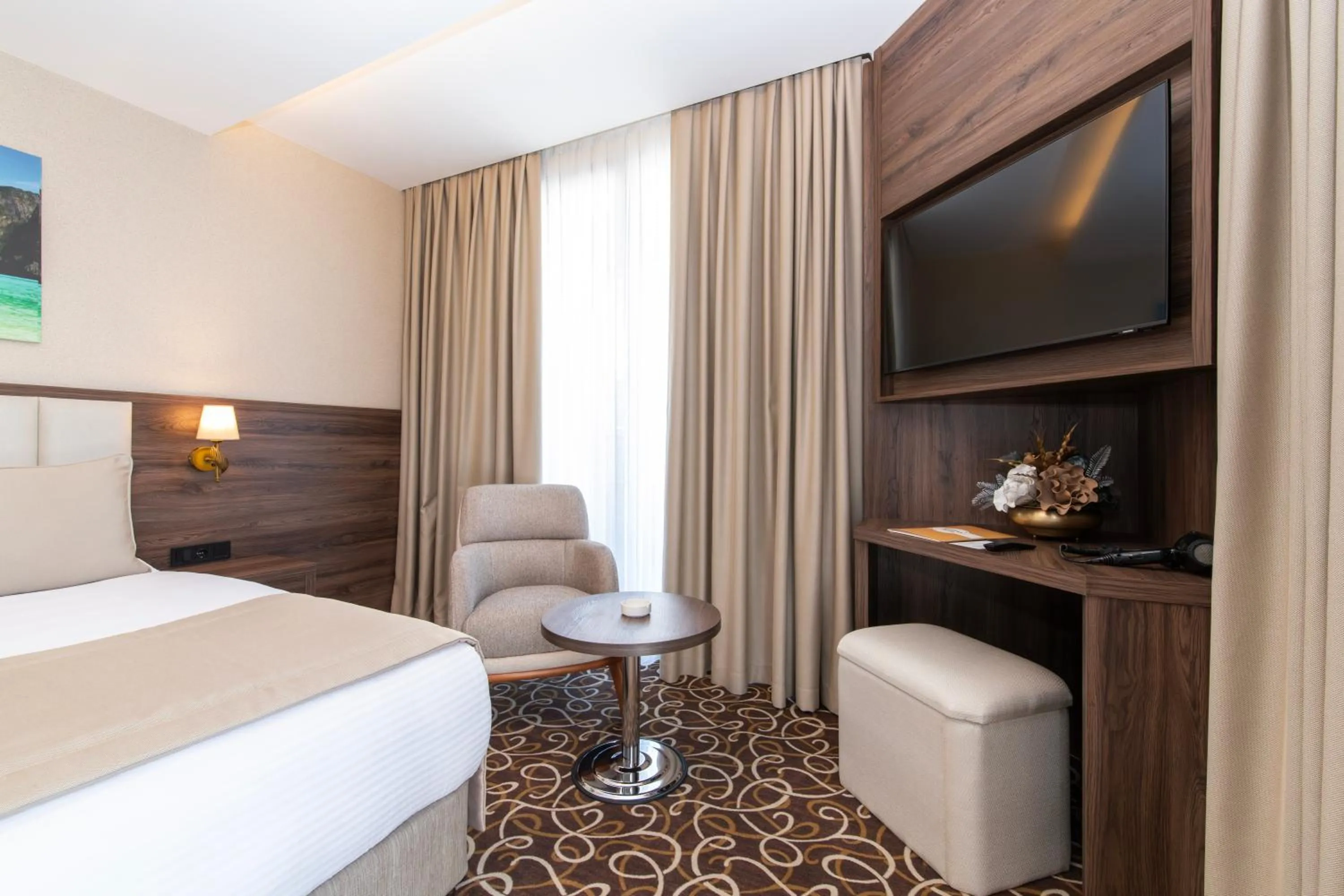 Communal lounge/ TV room, Bed in Park Dedeman Mersin Marina