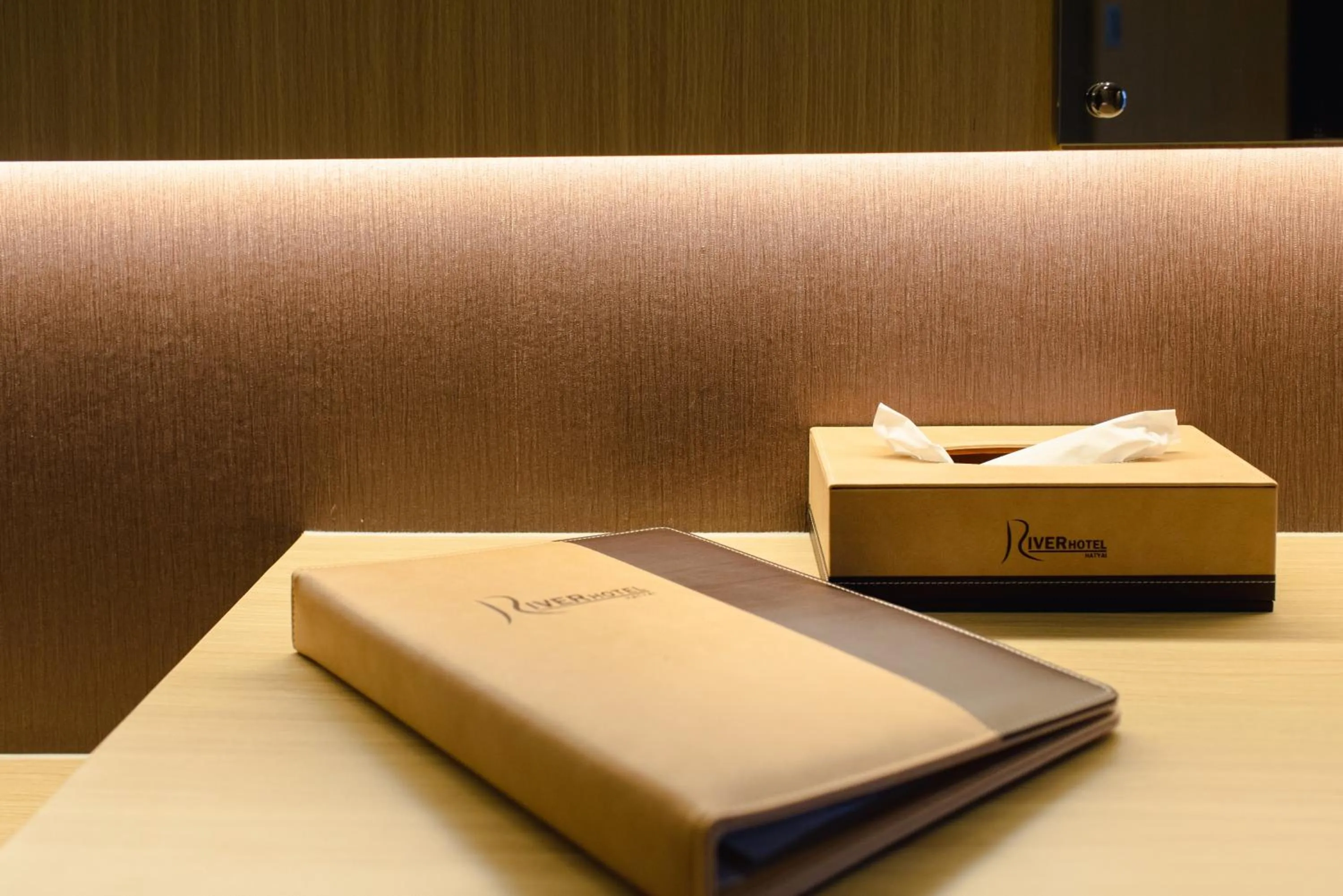 Photo of the whole room, Bed in River Hotel Hatyai