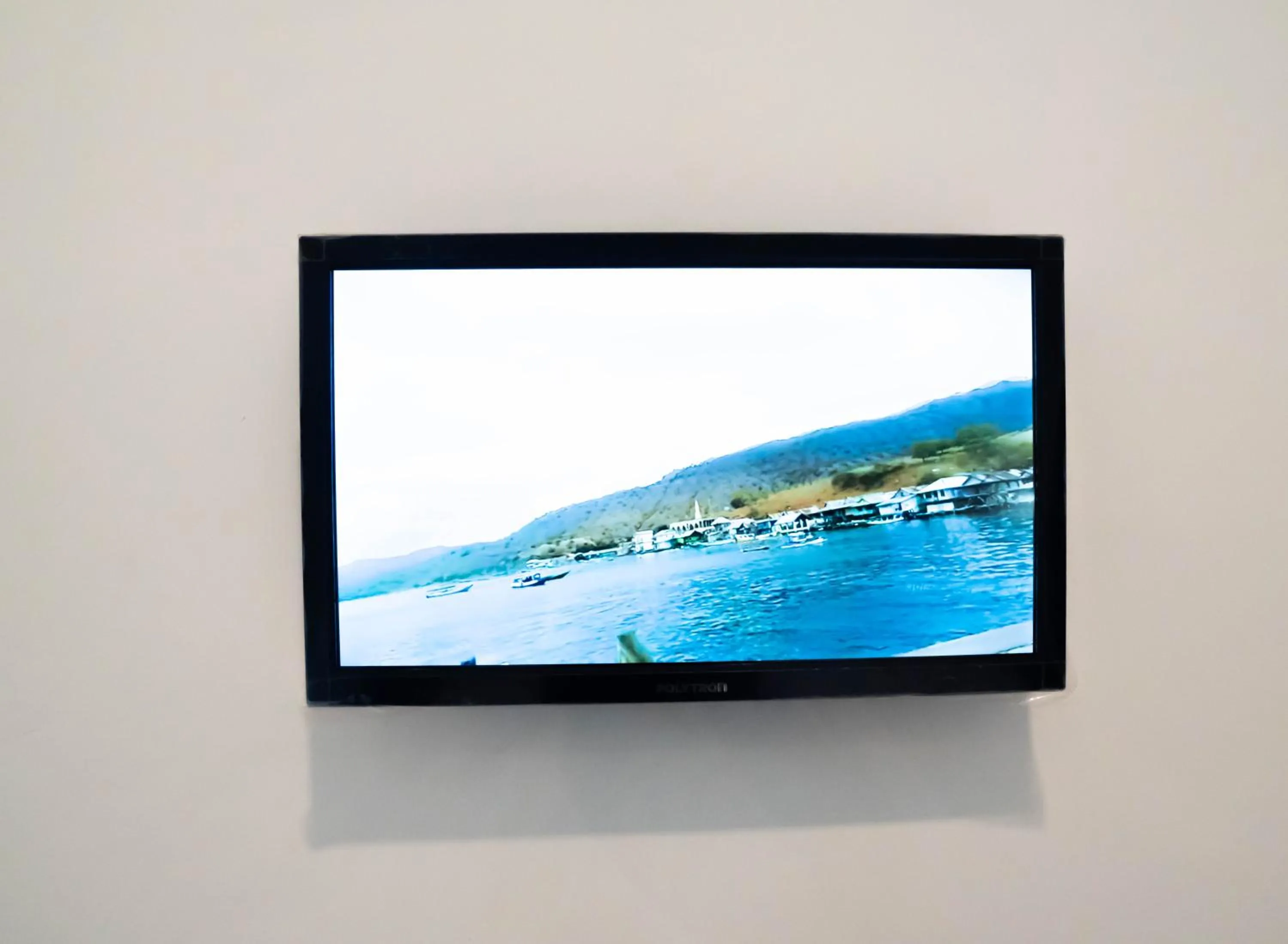 TV and multimedia in Fantasticroom Labuan Bajo