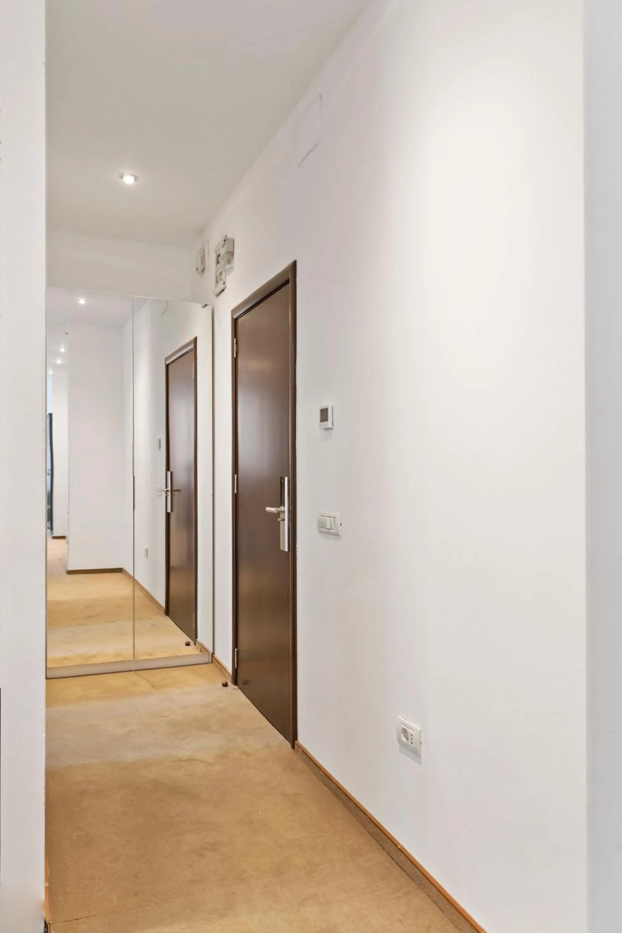 wardrobe in Uni88 Apart Hotel