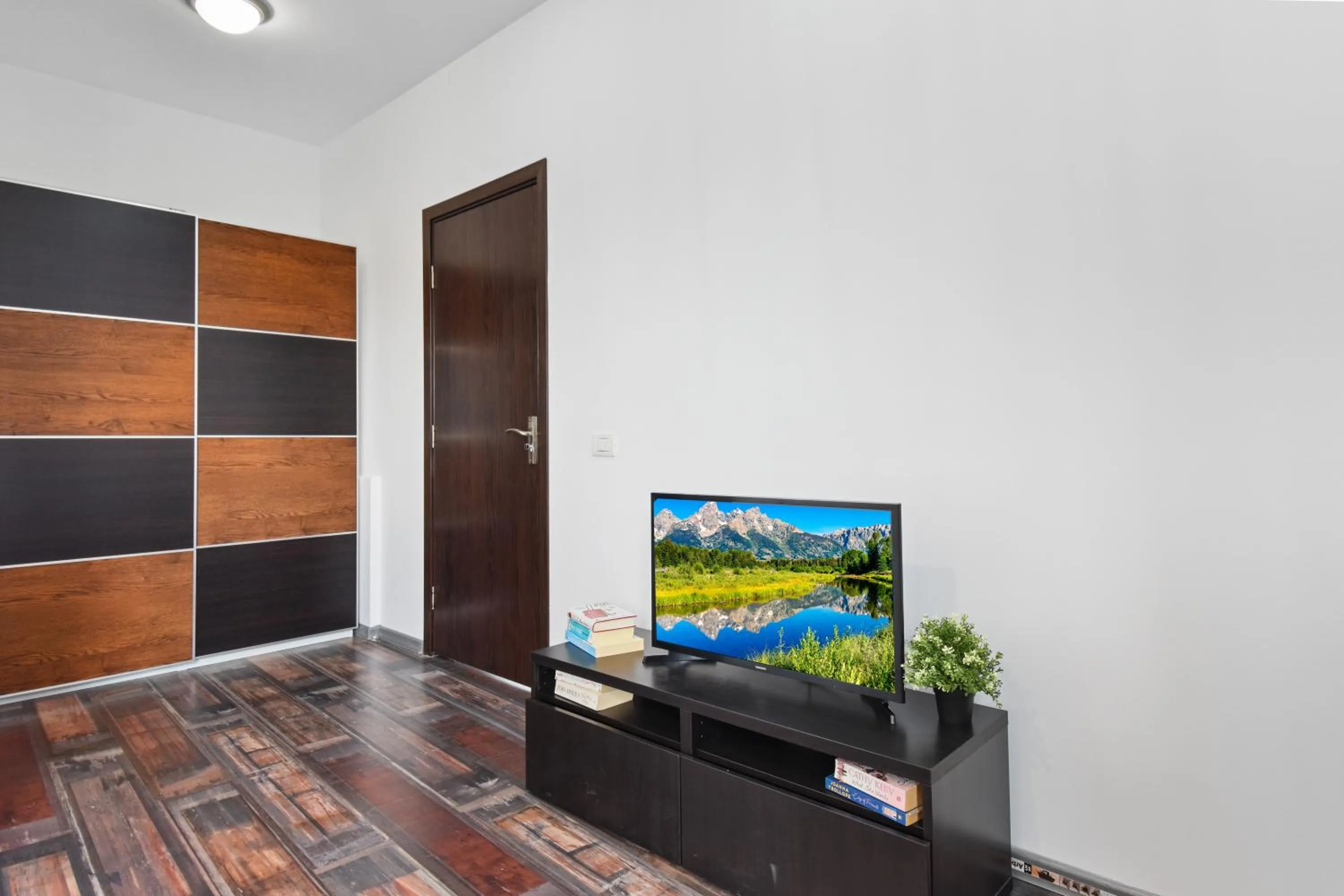 TV and multimedia in Uni88 Apart Hotel