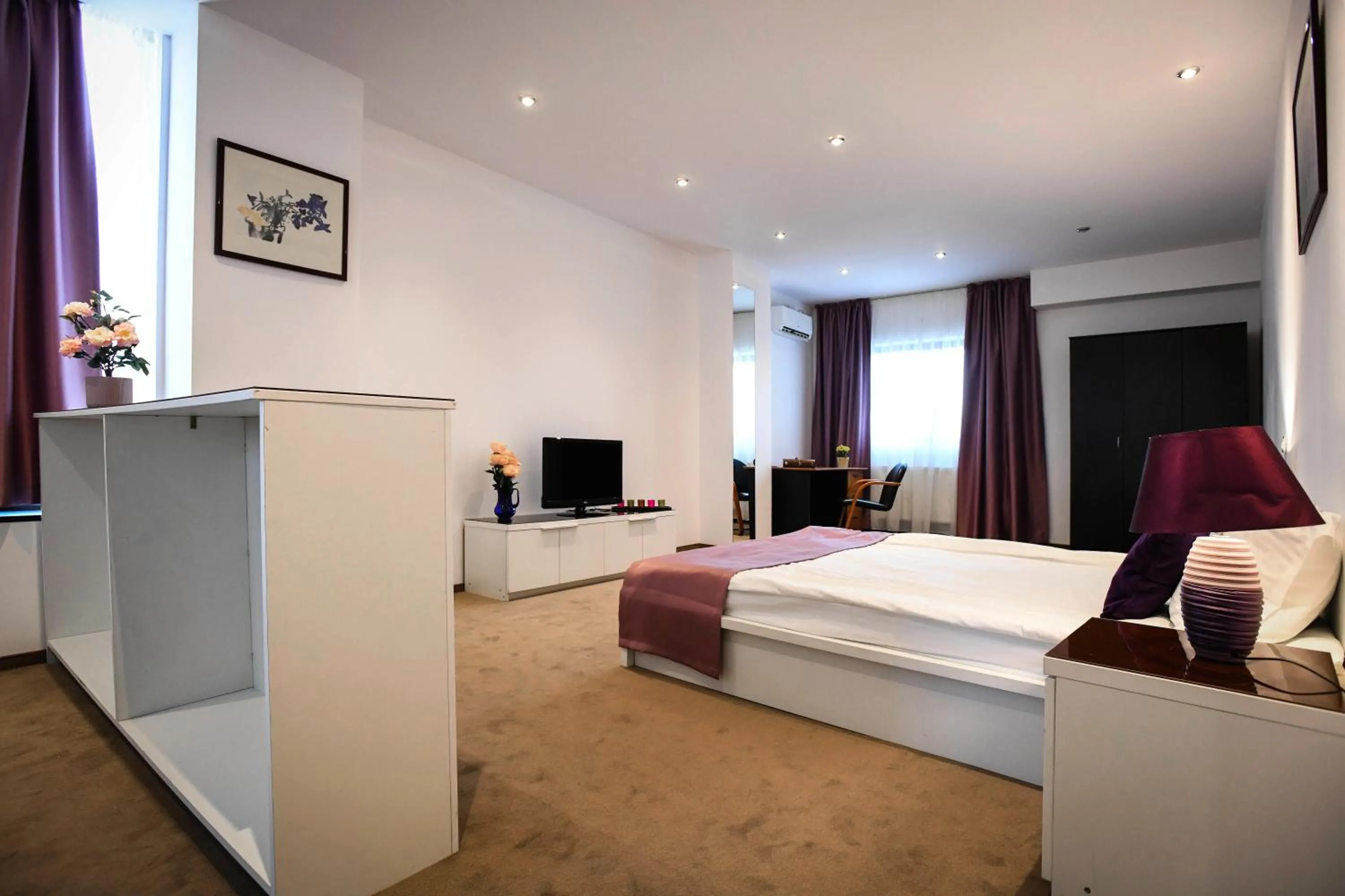 TV and multimedia, Bed in Uni88 Apart Hotel