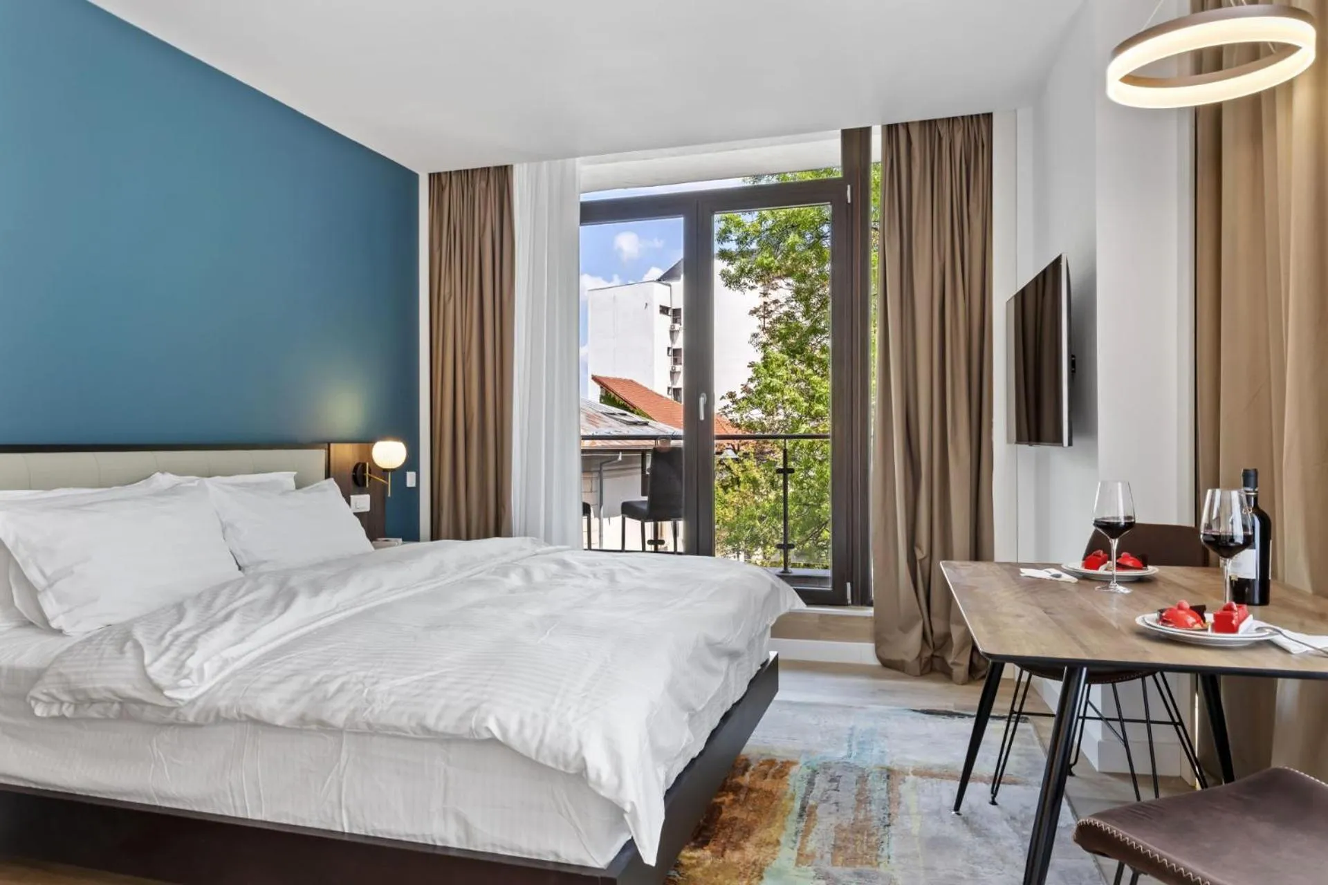 TV and multimedia, Bed in Uni88 Apart Hotel