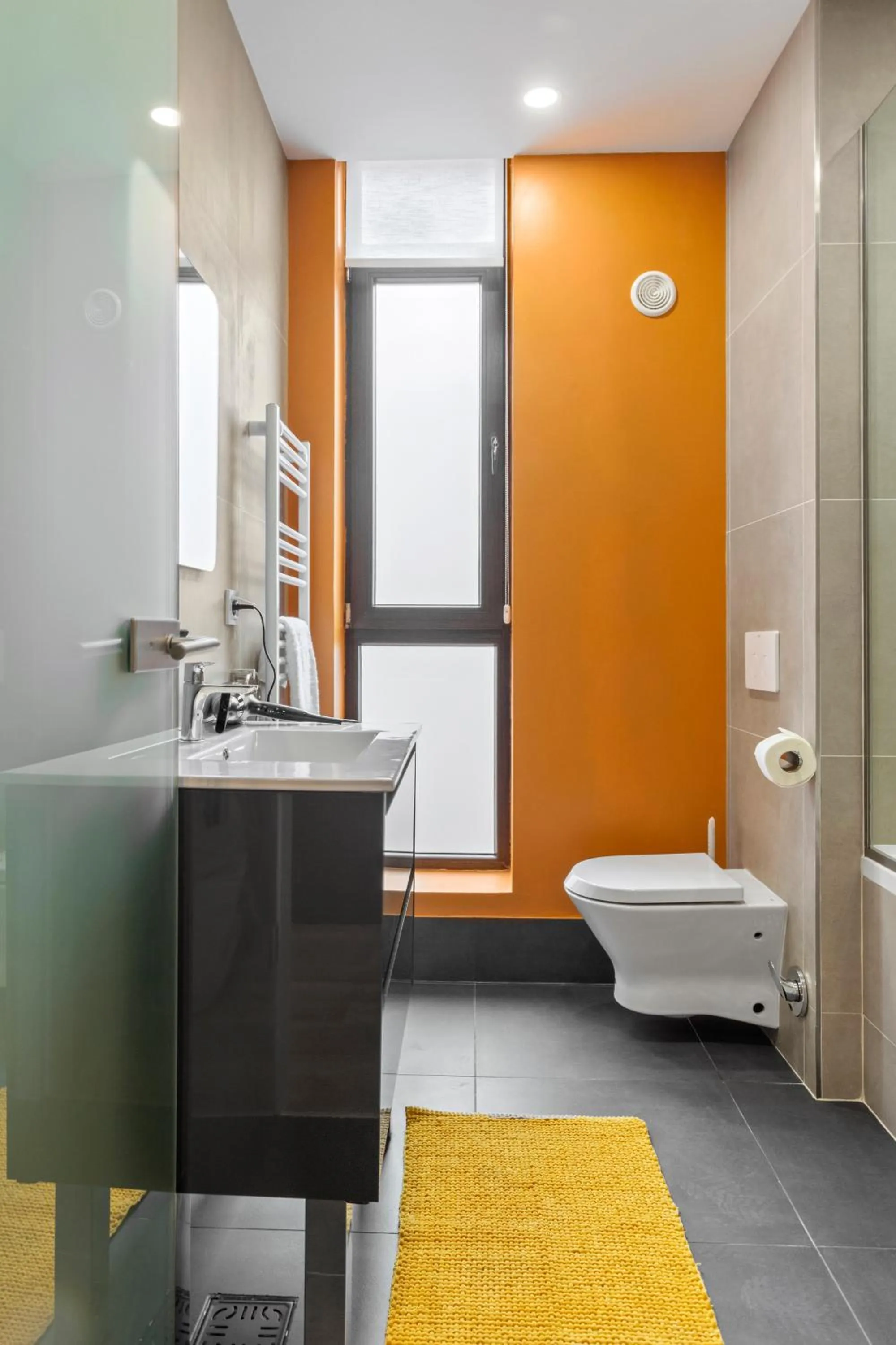 Toilet in Uni88 Apart Hotel