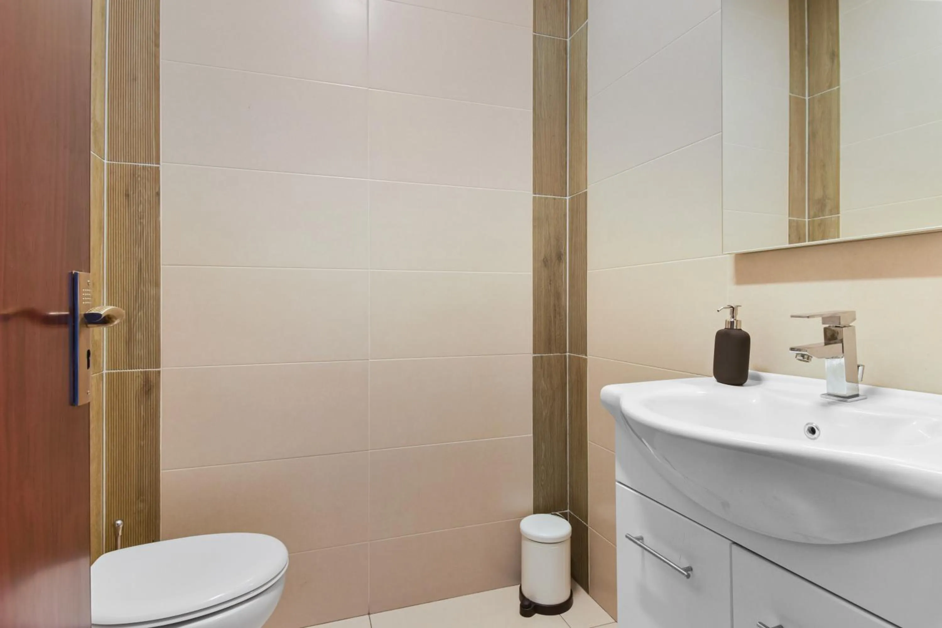 Toilet in Uni88 Apart Hotel