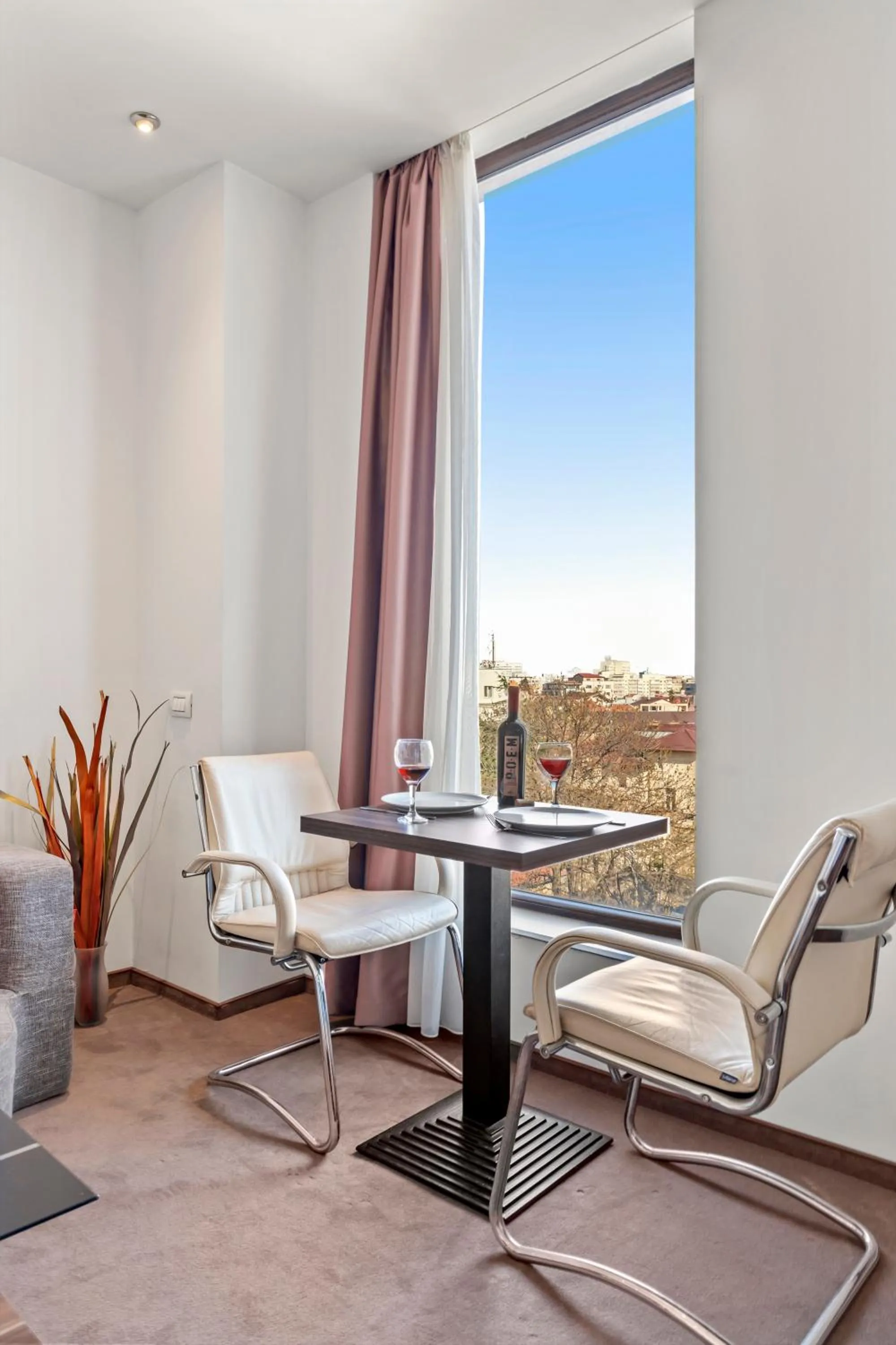 Day in Uni88 Apart Hotel